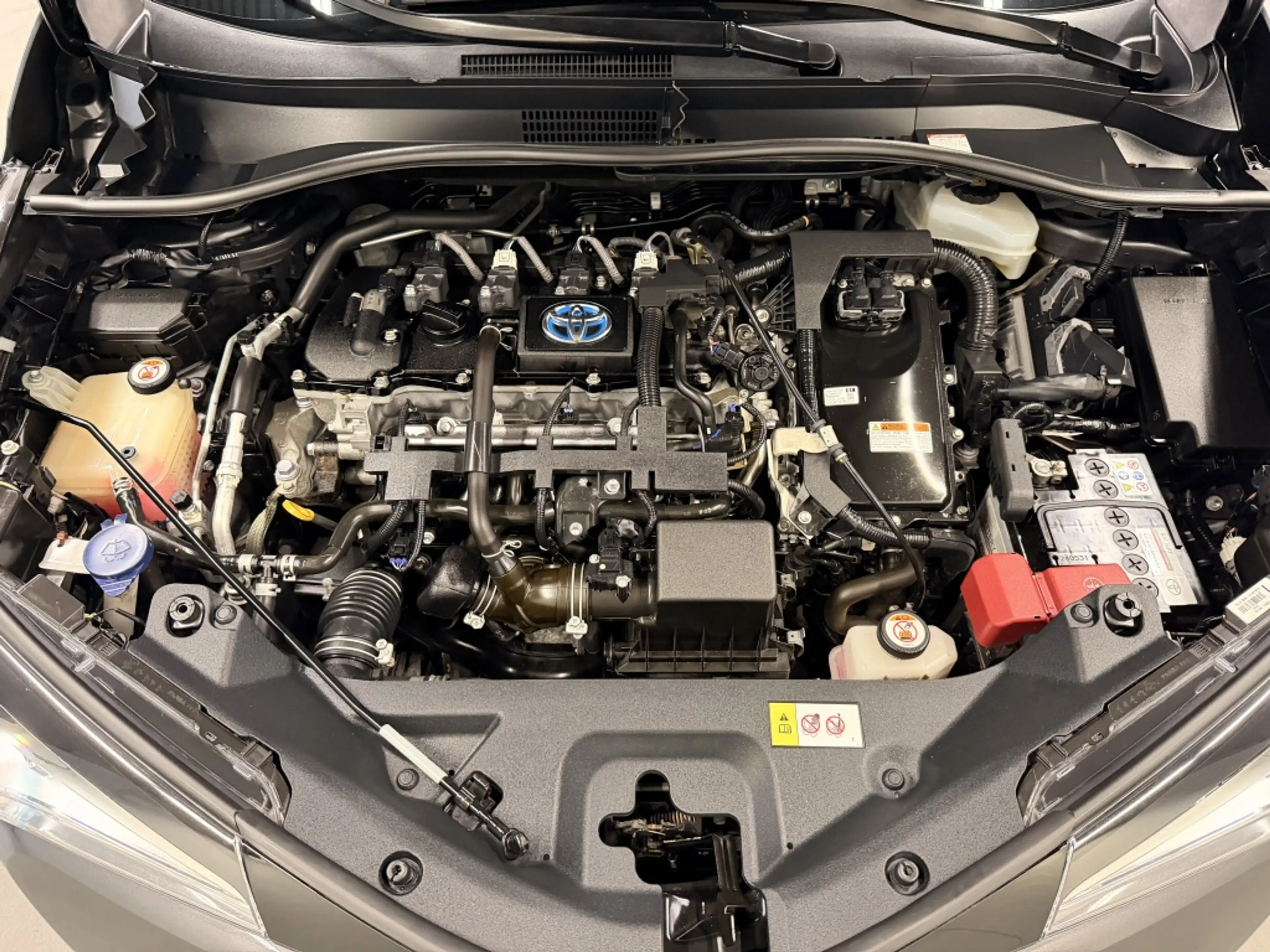 Toyota C-HR 1.8 Hybrid Style — photo 41
