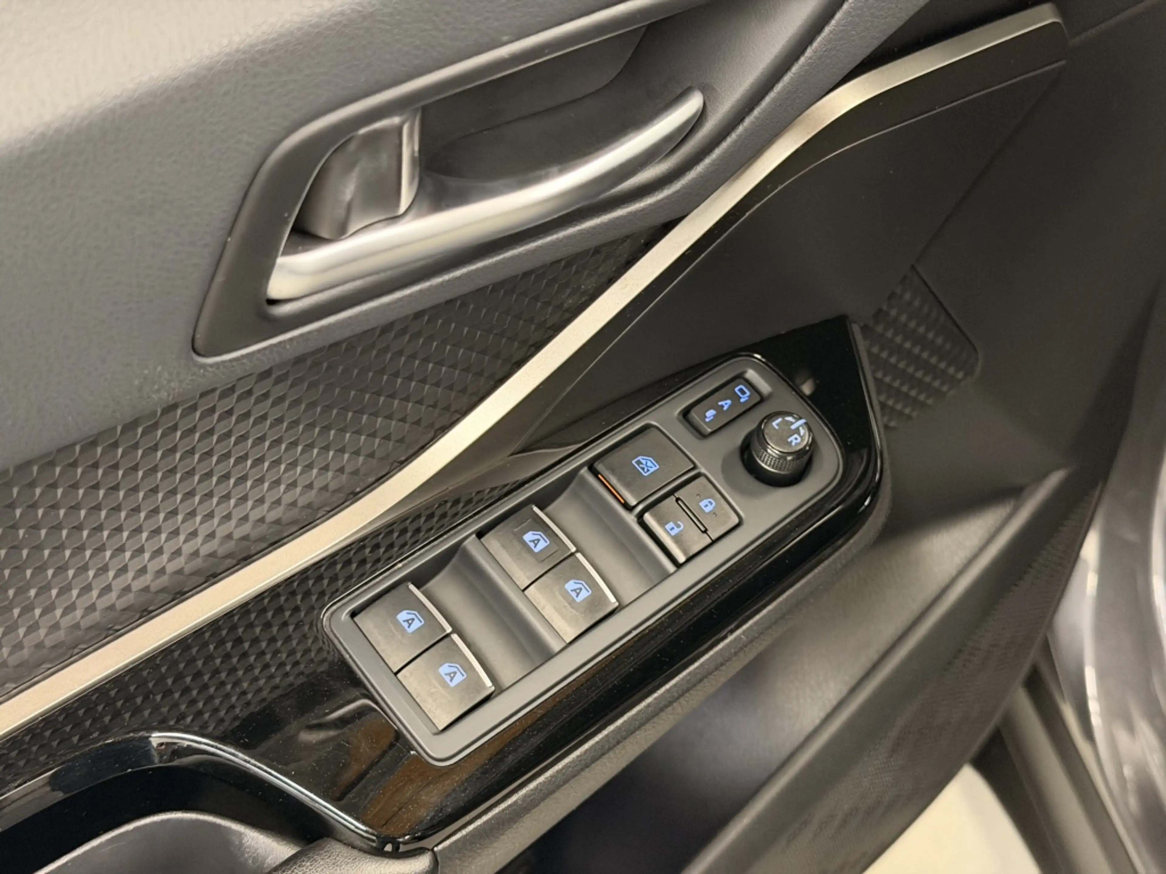 Toyota C-HR 1.8 Hybrid Style — photo 17