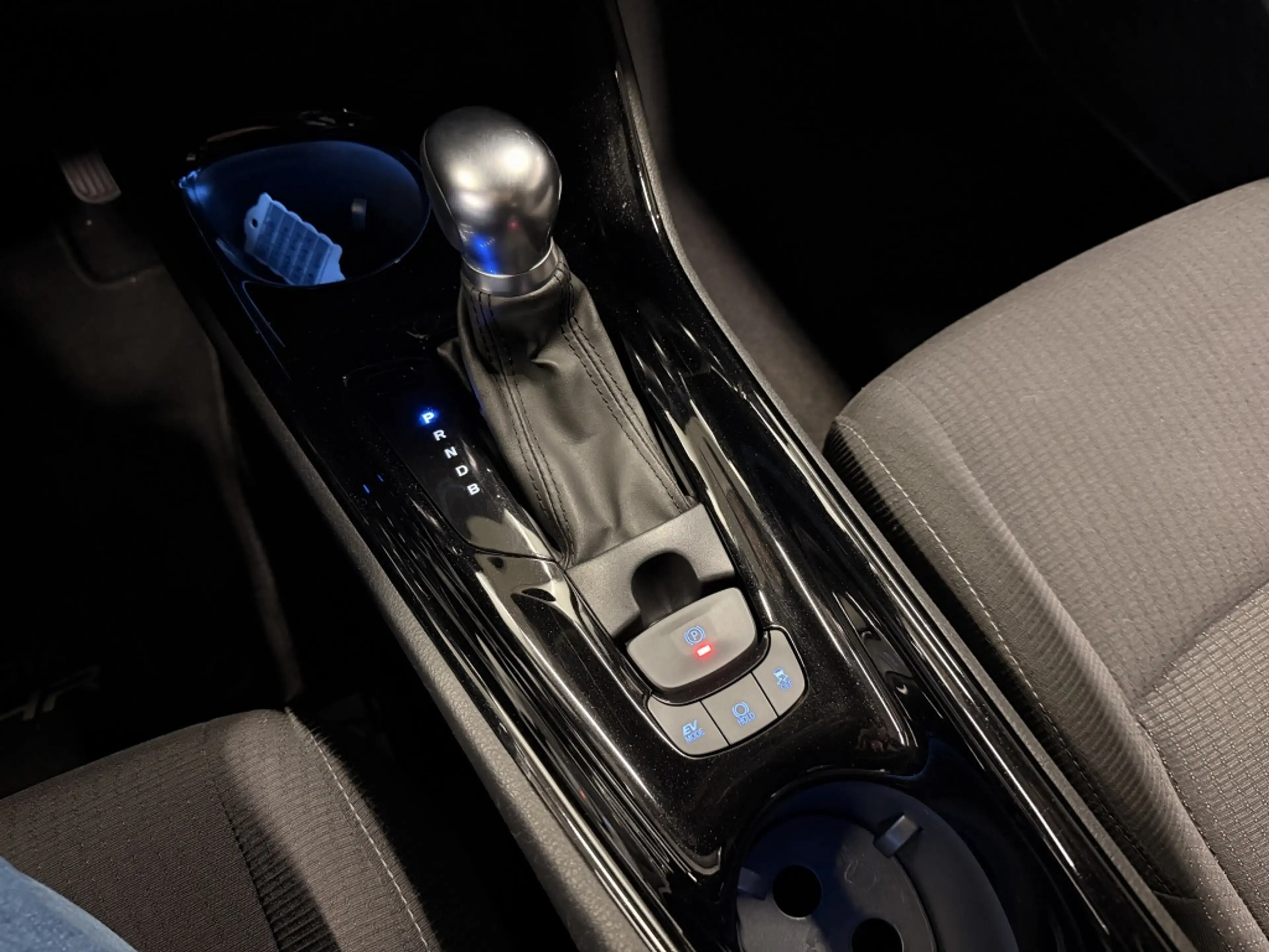 Toyota C-HR 1.8 Hybrid Style — photo 40