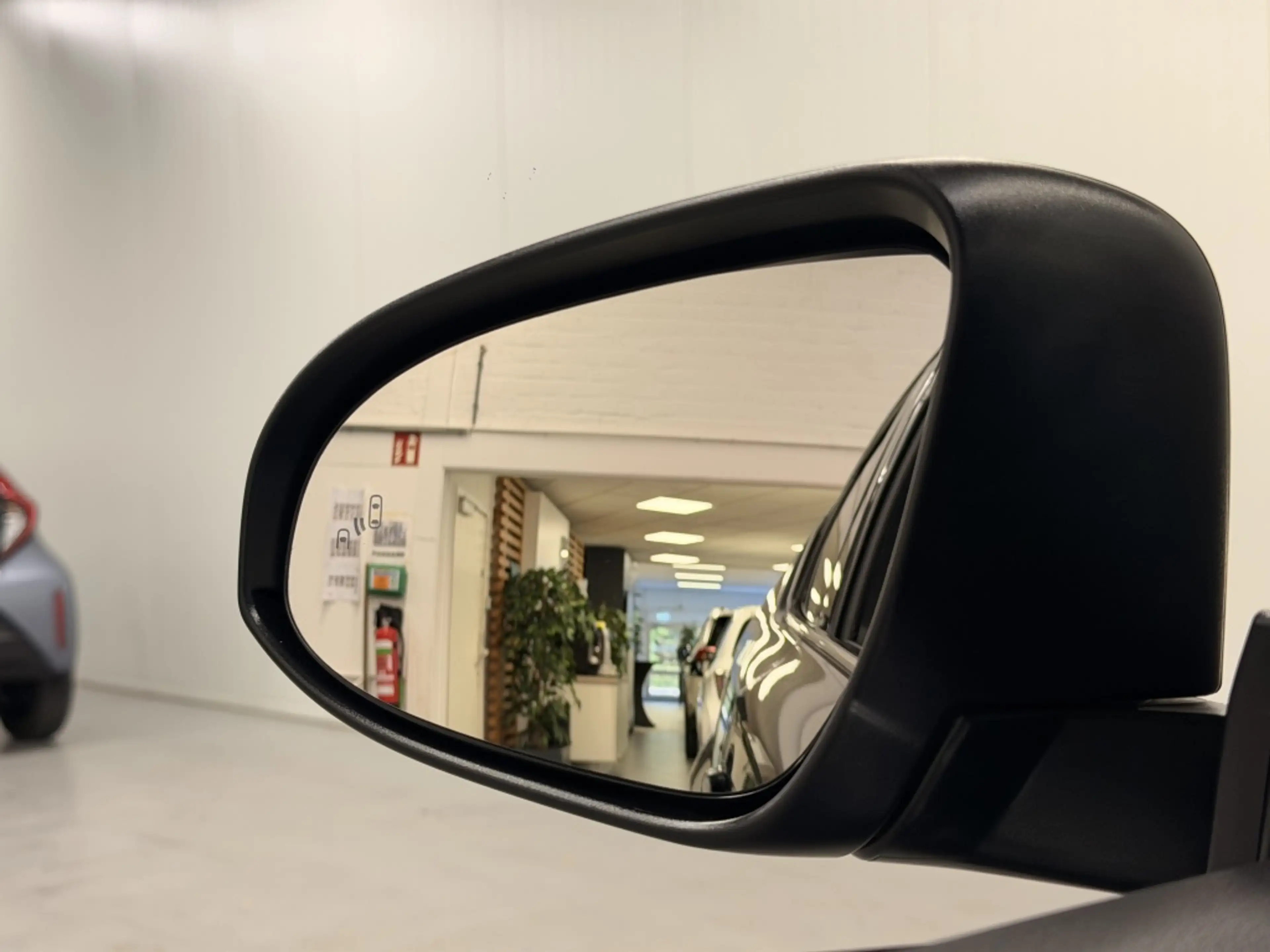 Toyota C-HR 1.8 Hybrid Style — photo 33
