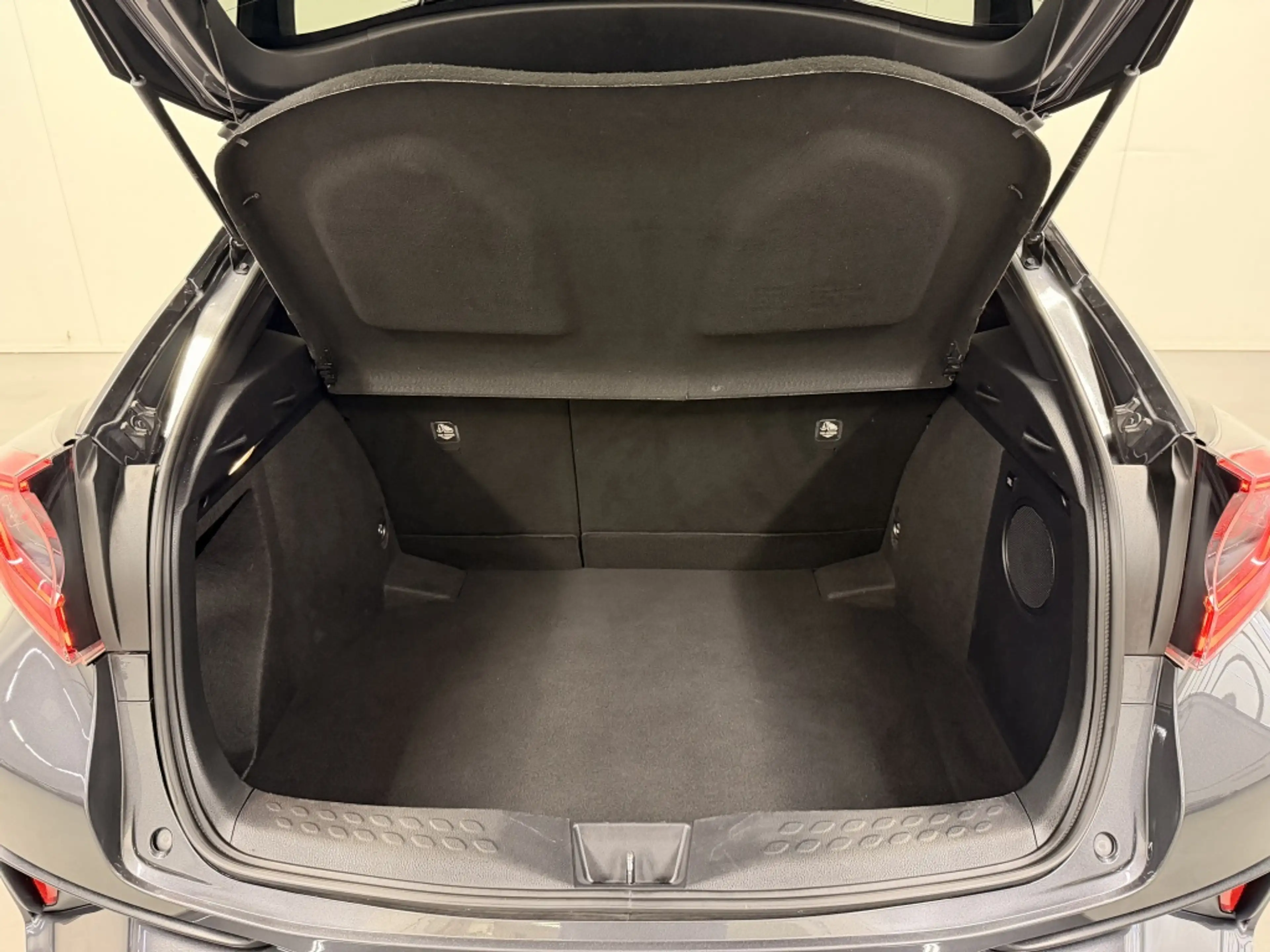 Toyota C-HR 1.8 Hybrid Style — photo 35