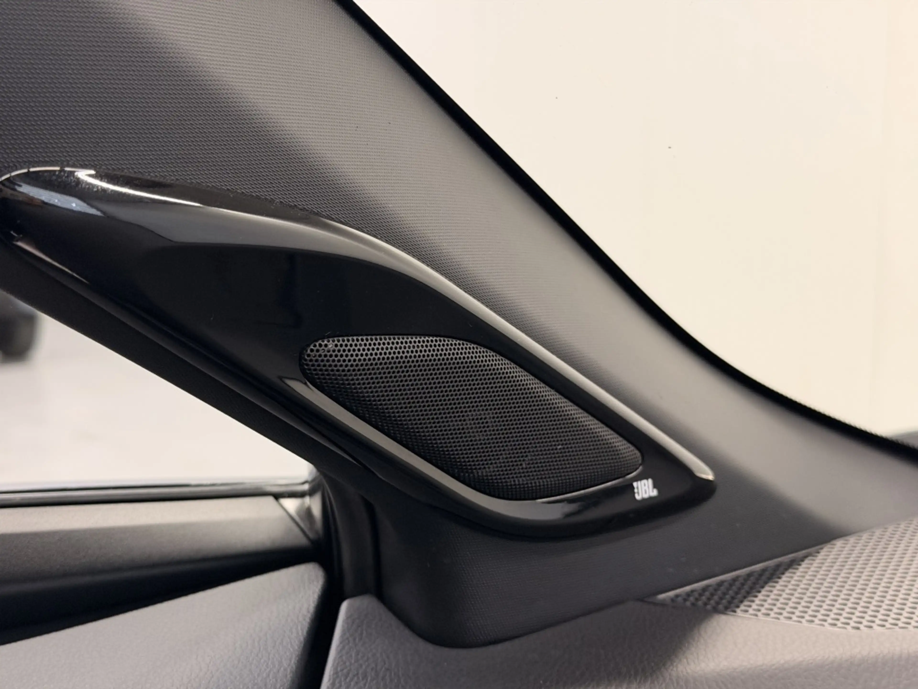 Toyota C-HR 1.8 Hybrid Style — photo 34