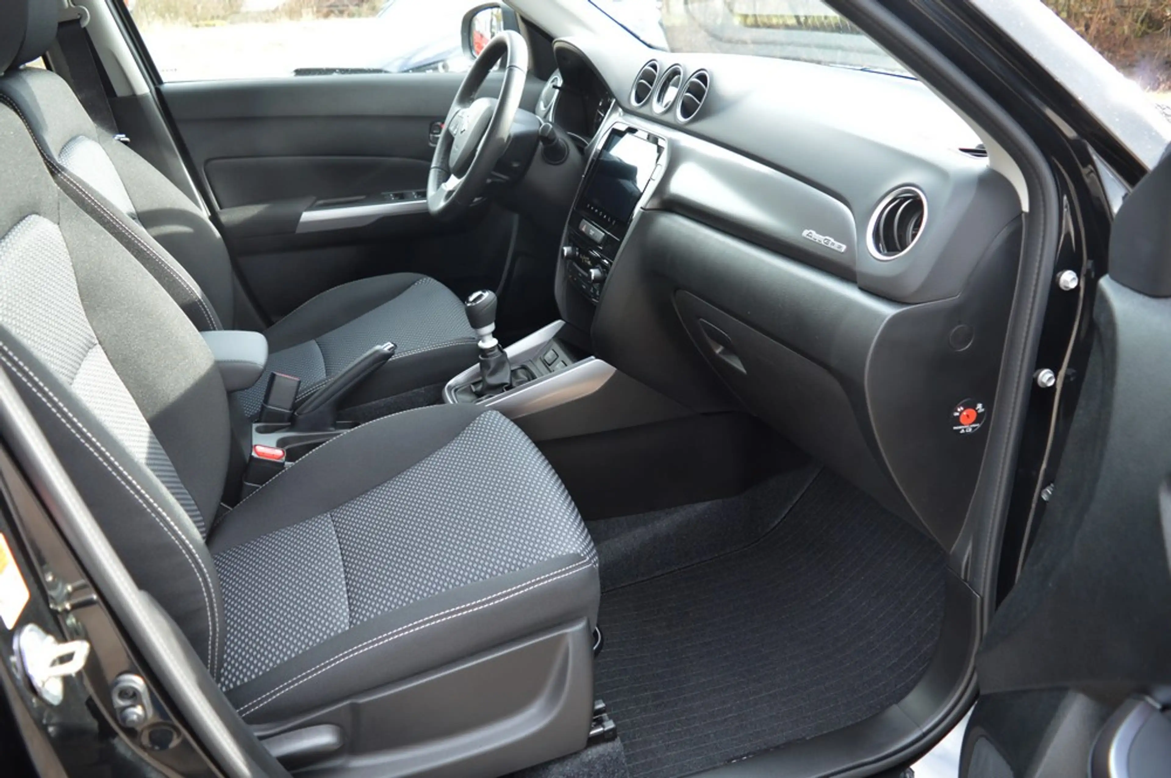 Suzuki Vitara 1.4 Hybrid Allgrip Comfort *ACC+LED+CAM* — photo 12