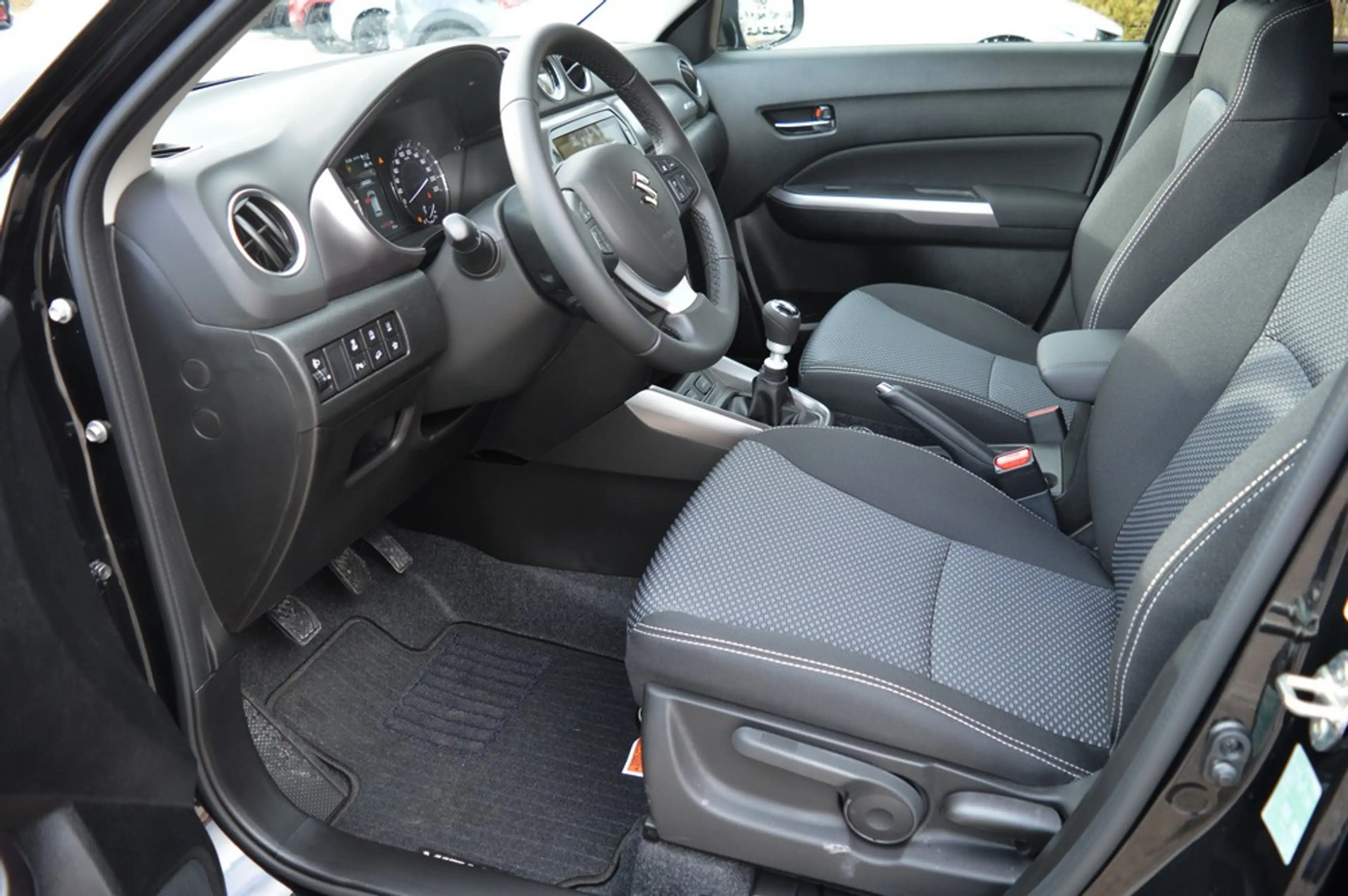 Suzuki Vitara 1.4 Hybrid Allgrip Comfort *ACC+LED+CAM* — photo 13
