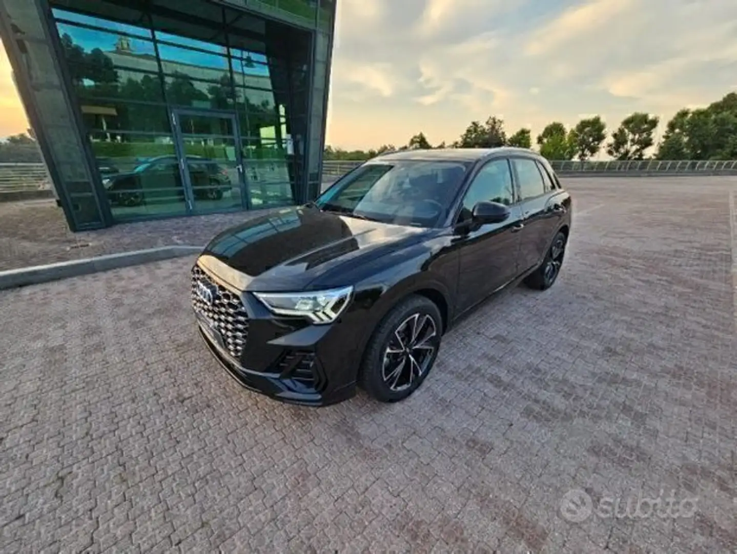 Audi Q3 AUDI Q3 HYBRID PROMO USATO/SCAMBIO Nero - 2