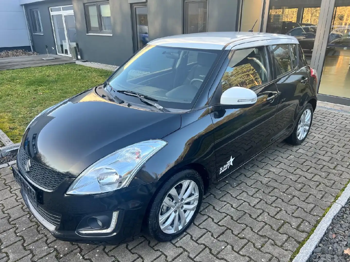Suzuki Swift 30 Jahre Schwarz - 1
