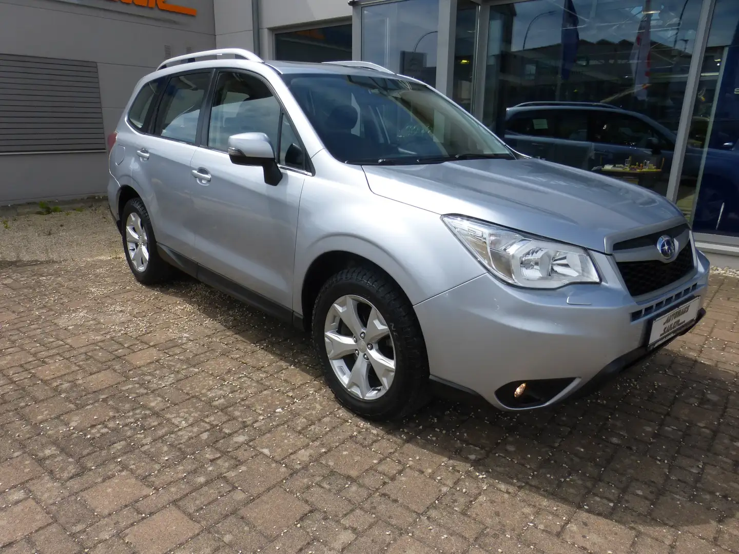 Subaru Forester 2,0D Exclusive Lineartronic Silber - 2