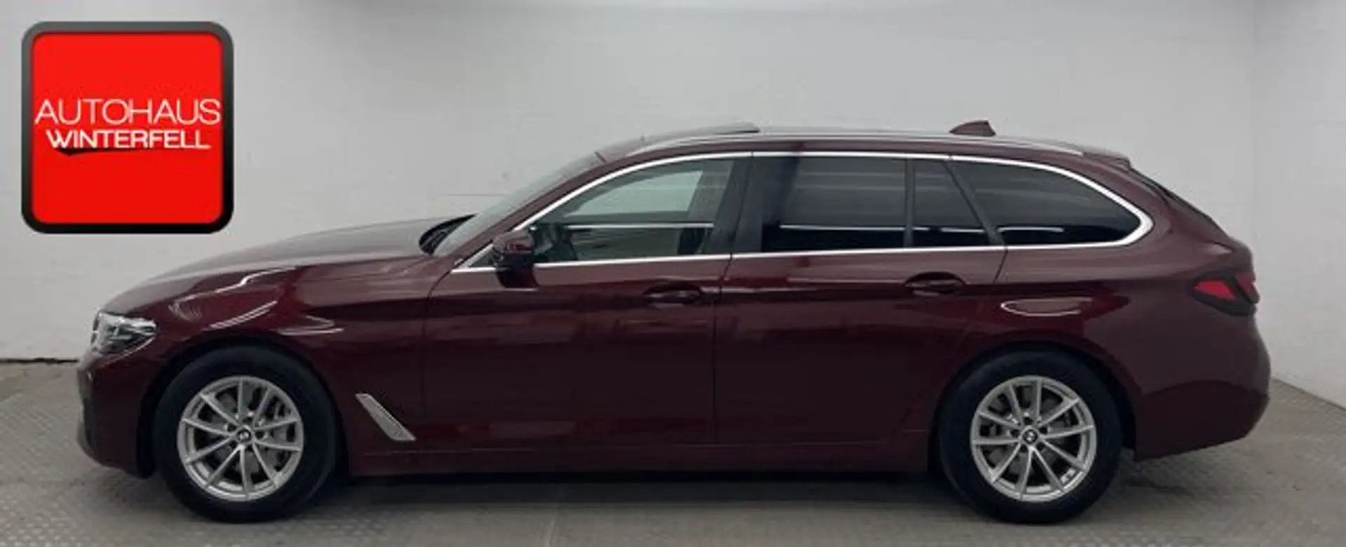 BMW 530 d xDrive Touring INDIVIDUAL+PANO+AHK+MEMO+ Червоний - 2