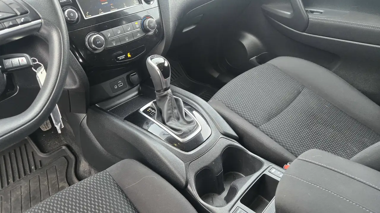 Nissan Qashqai снимка Nissan Qashqai