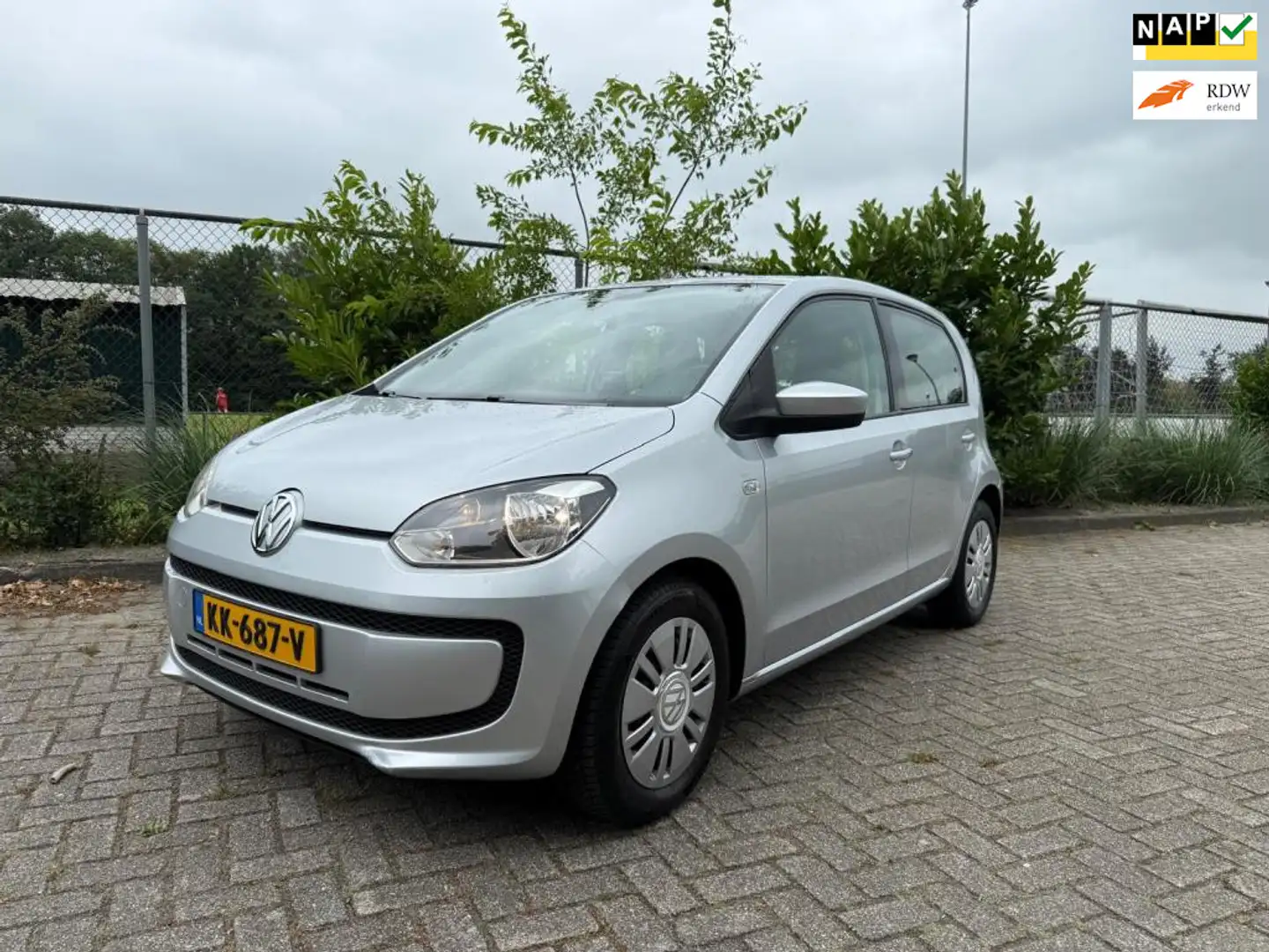 Volkswagen up! 1.0 move up! BlueMotion I navi I airco I Gris - 1
