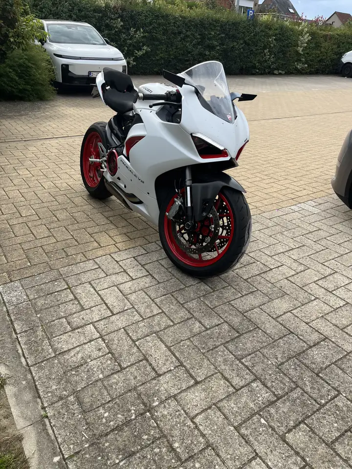 Ducati Panigale V2