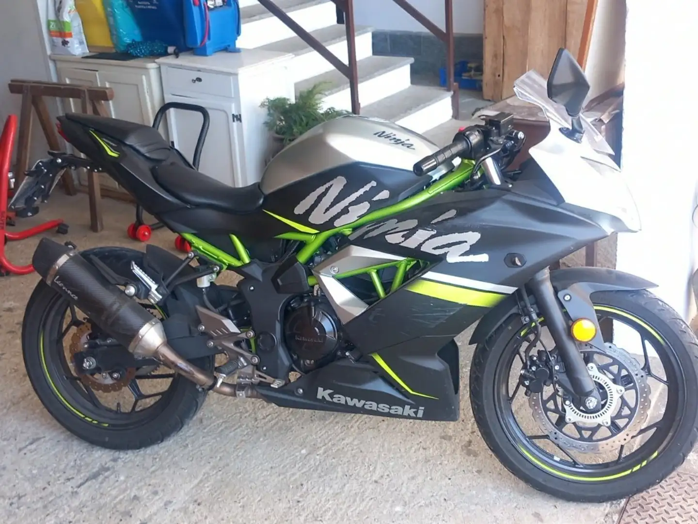 Kawasaki Ninja 125 Negro - 1