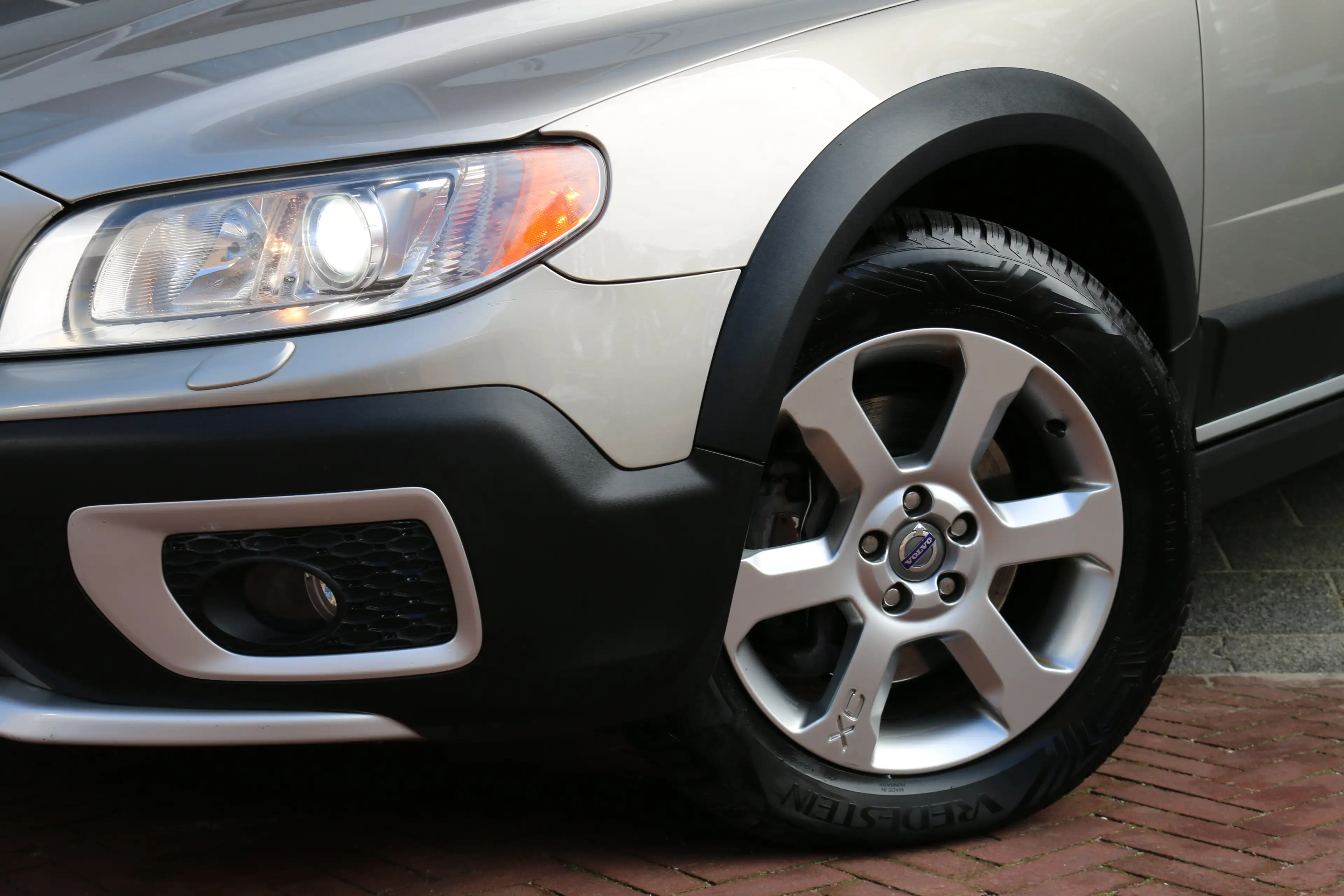 Volvo XC70 3.2 Summum — photo 2