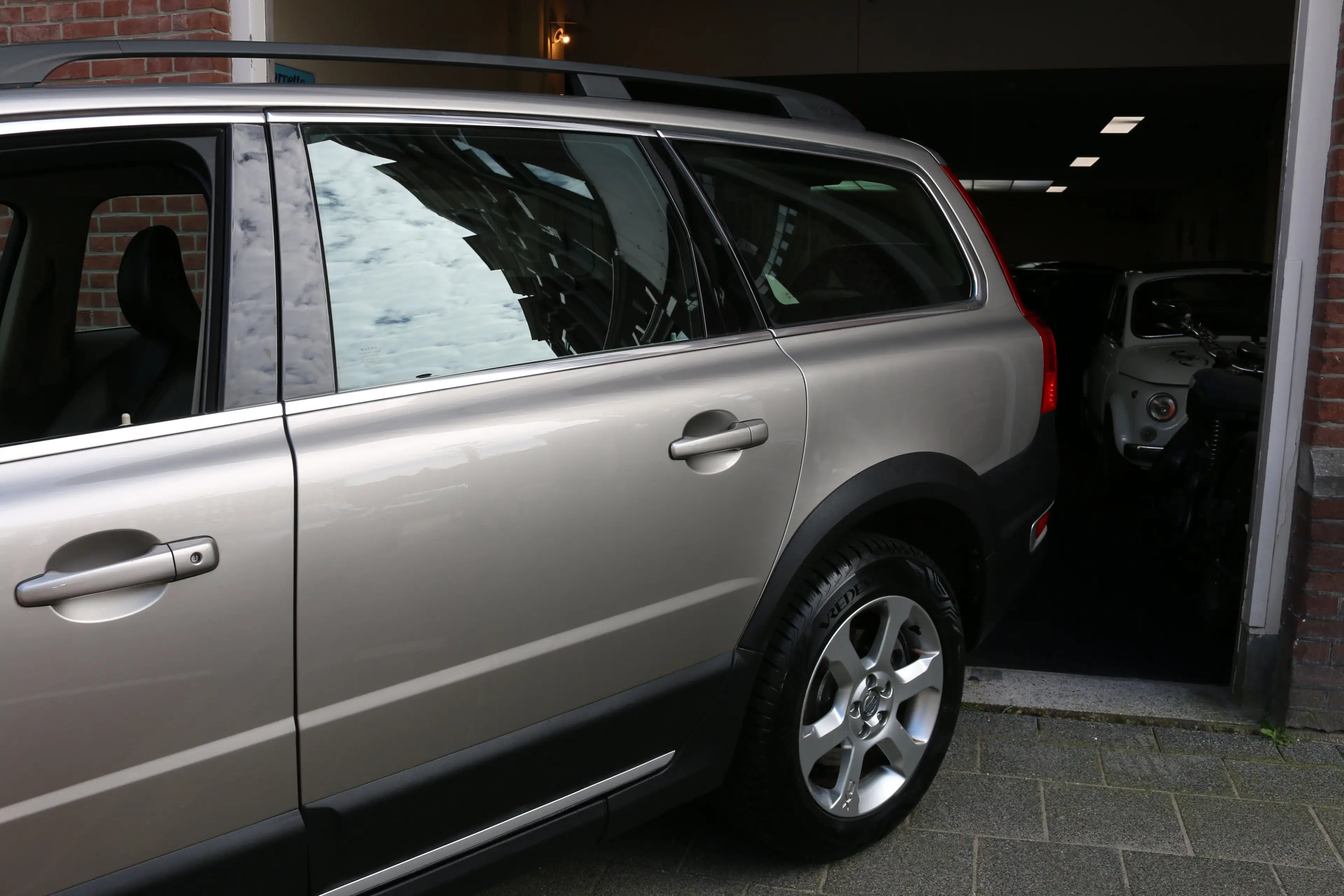 Volvo XC70 3.2 Summum — photo 4