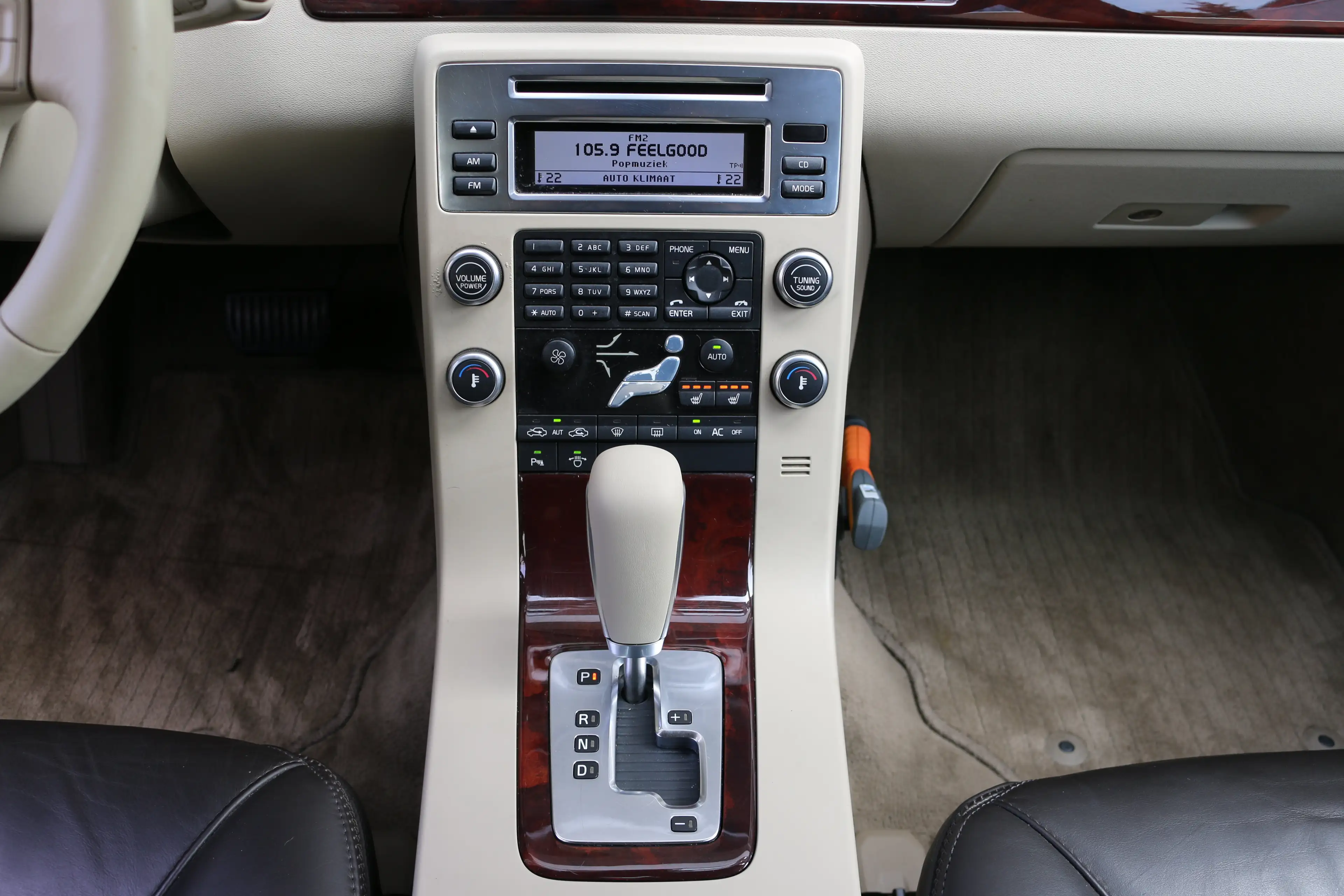 Volvo XC70 3.2 Summum — photo 15
