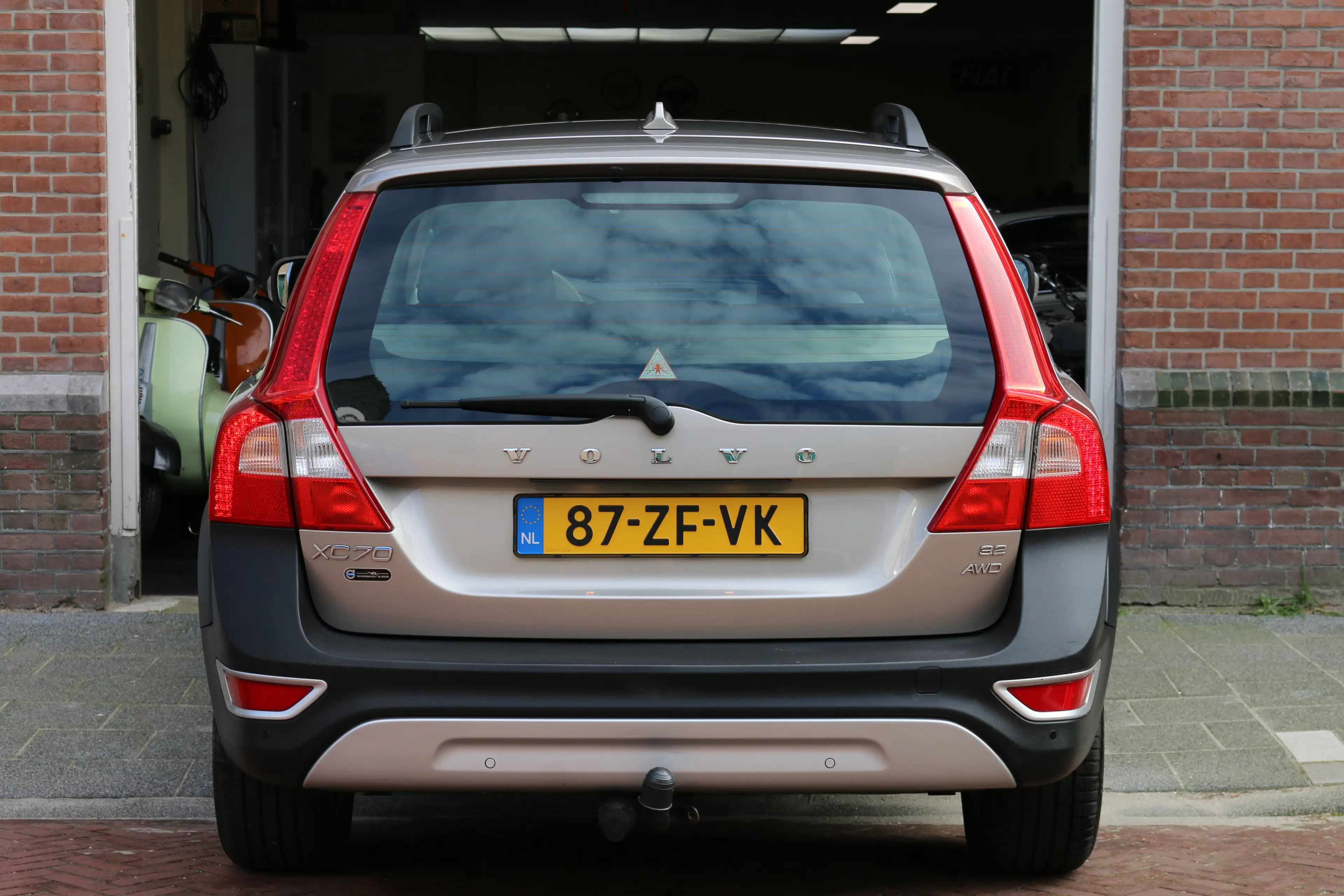 Volvo XC70 3.2 Summum — photo 11