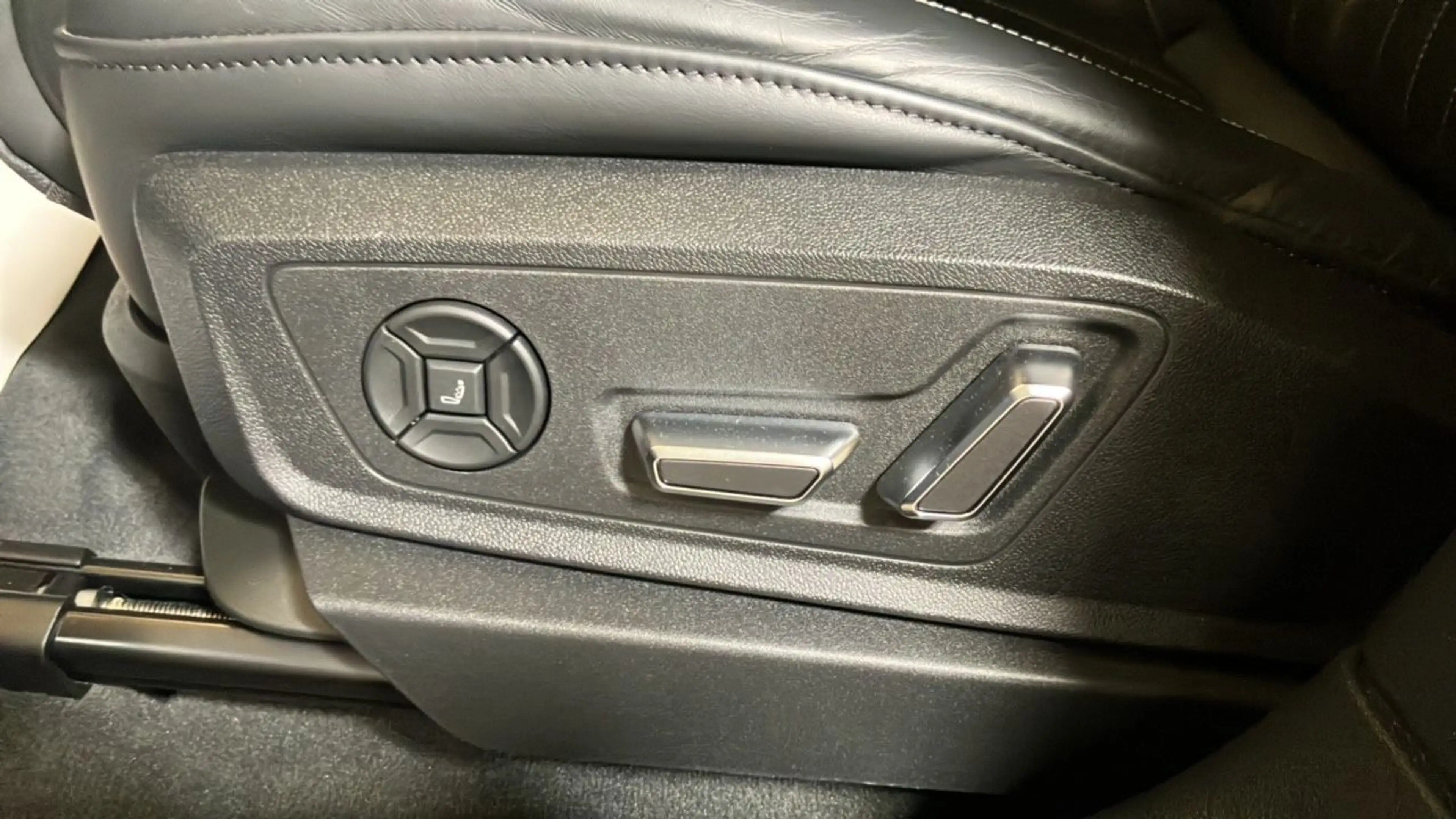 Audi e-tron Sportback 55 quattro S line MATRIX*SKY*LEDER*HEAD — photo 13