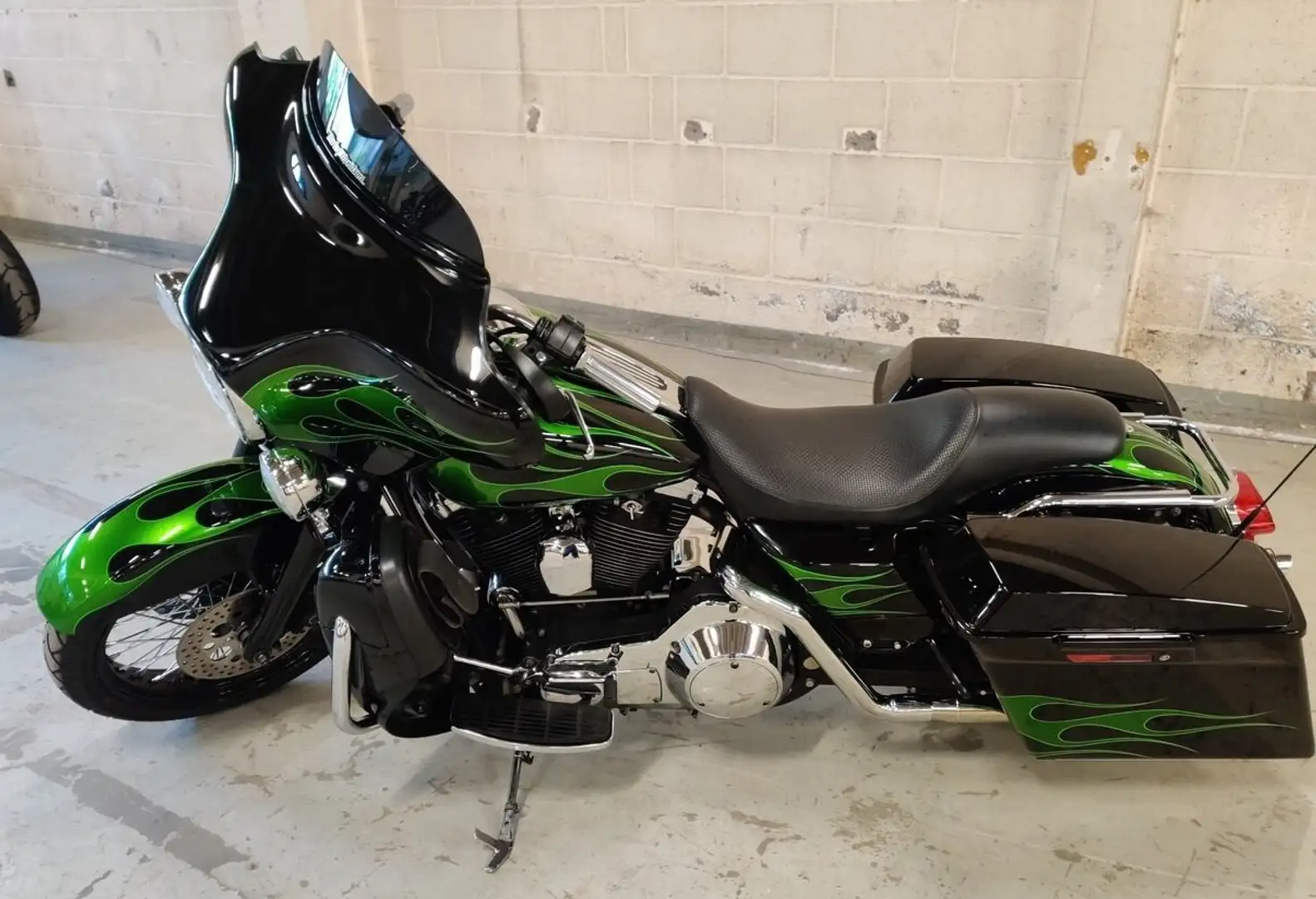 Harley-Davidson Electra Glide Classic - FLHTC - 1994 Schwarz - 2