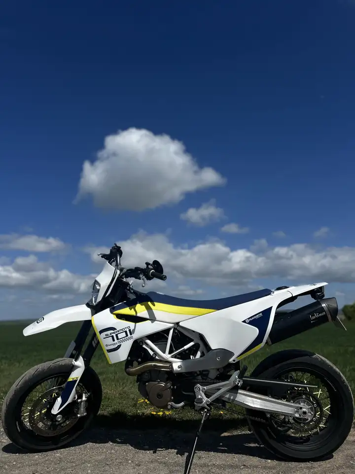 Husqvarna 701 Supermoto