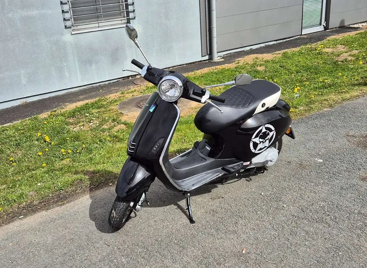 Vespa Primavera 50 Schwarz - 1