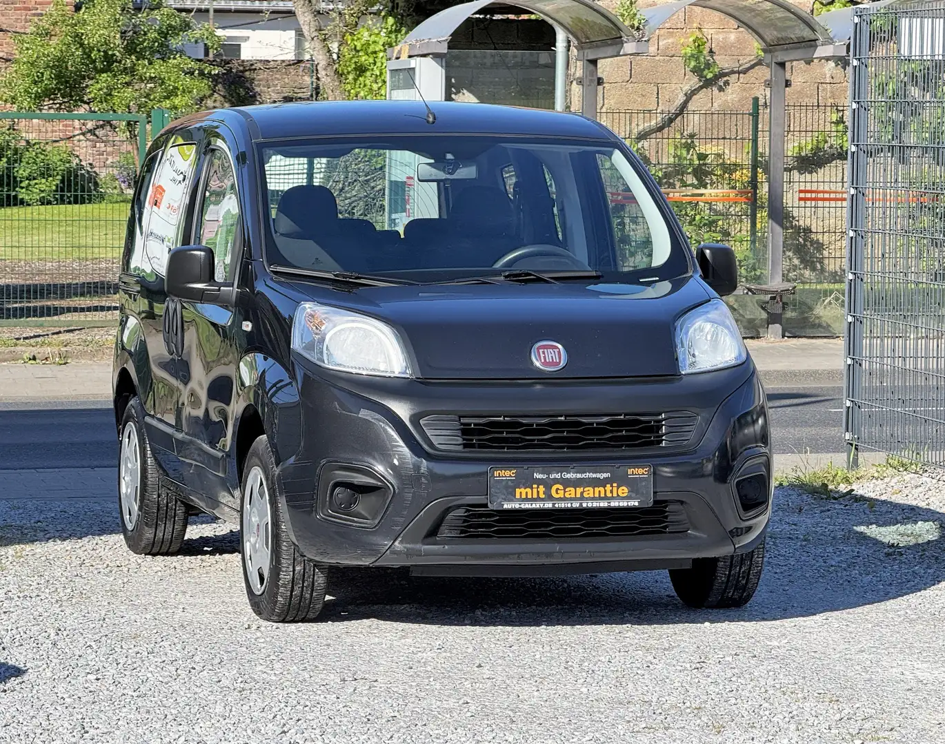 Fiat Qubo Pop*1.Hand*Navi*USB*PDC*Klima*HU/AU Neu Negro - 1