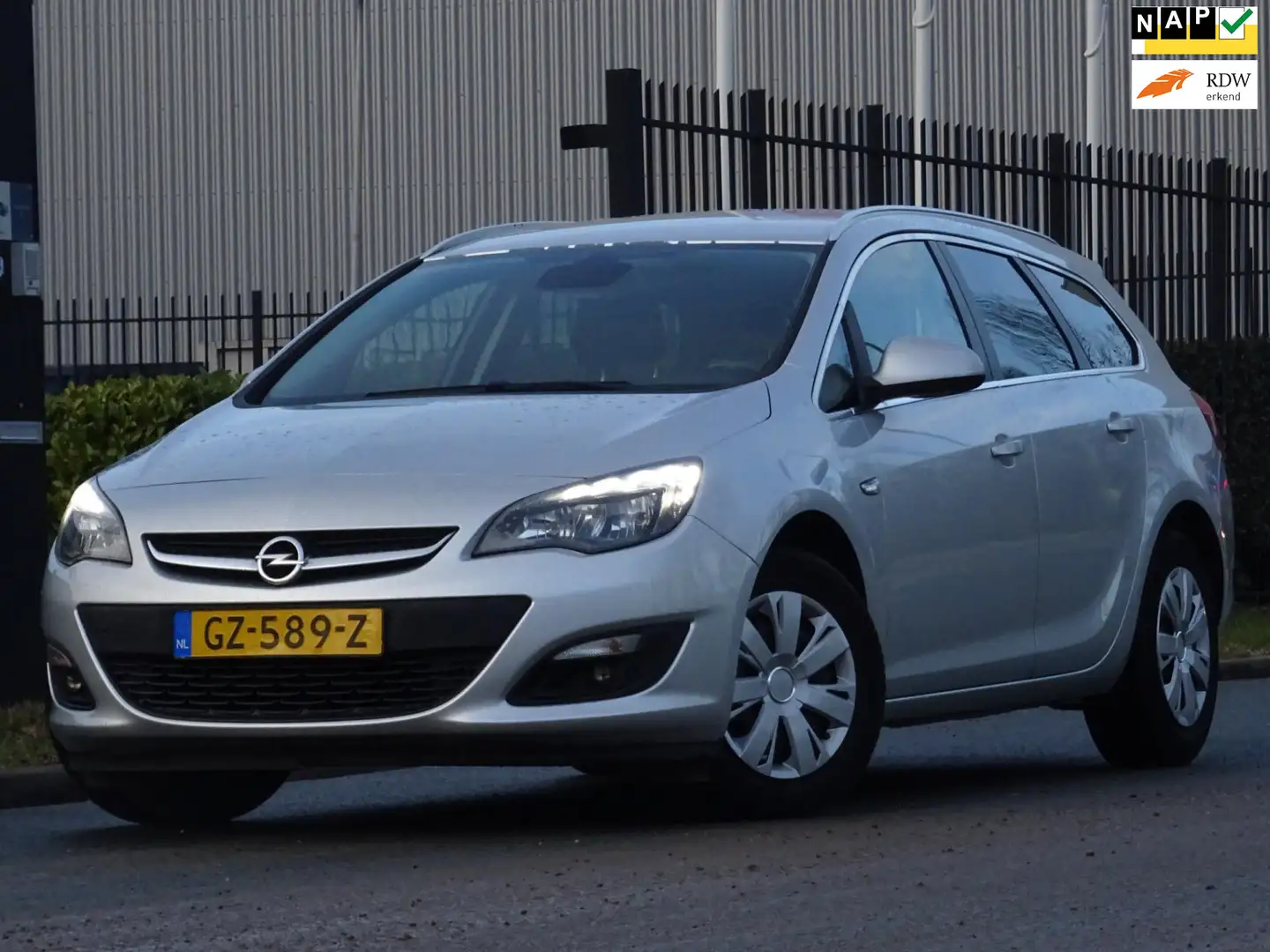 Opel Astra Sports Tourer 1.6 CDTi Blitz NAP/NAVI/AC/CRUISE Grau - 1