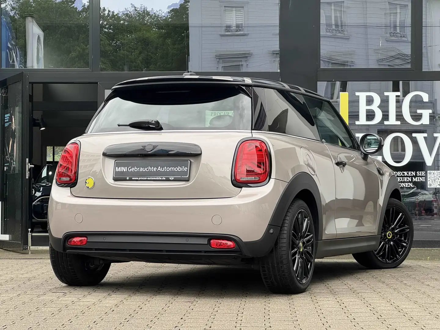 MINI Cooper SE AdapLED DA ACC PA RFK Navi DAB Shz Grau - 2