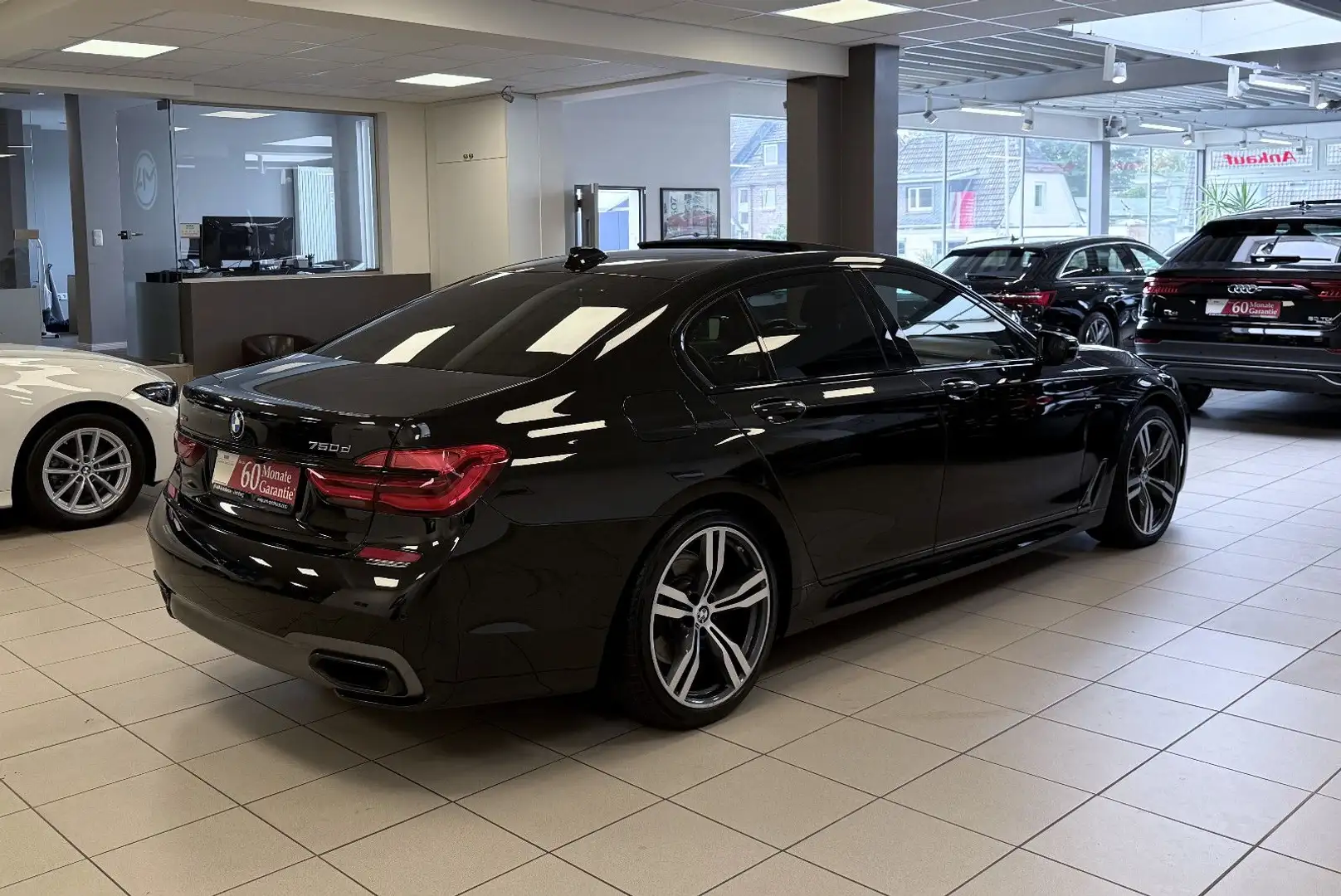 BMW 750 d xDrive *M-Sport*GlasSd*ACC*StdHg*Laser*360° Schwarz - 2