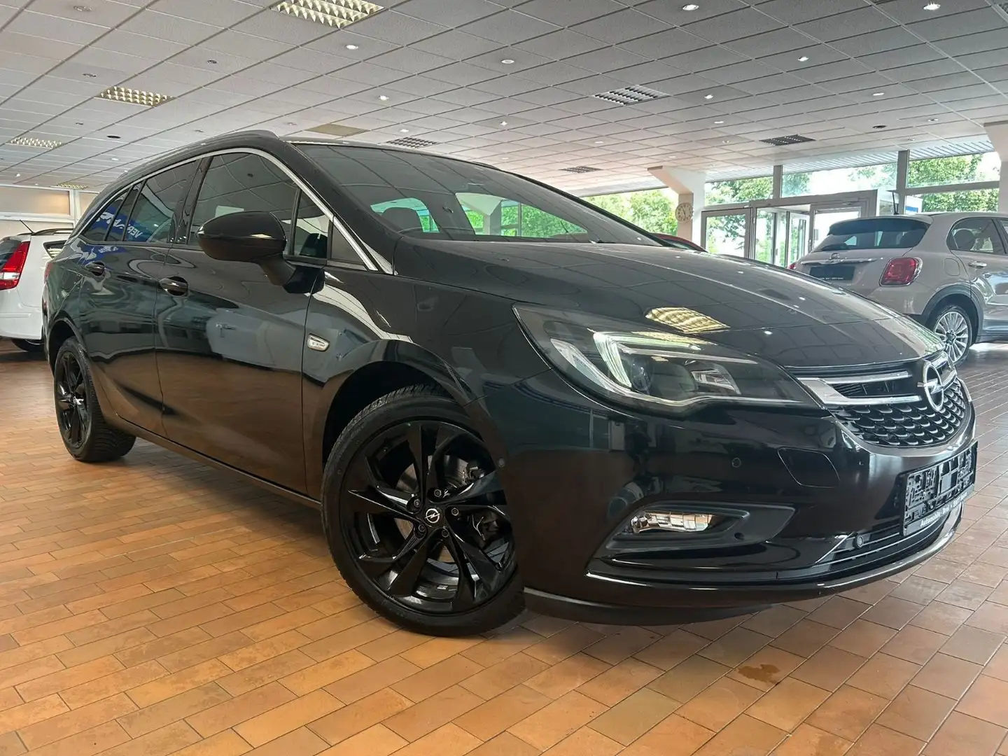 Opel Astra K Sports Tourer Dynamic Start/Stop Schwarz - 2