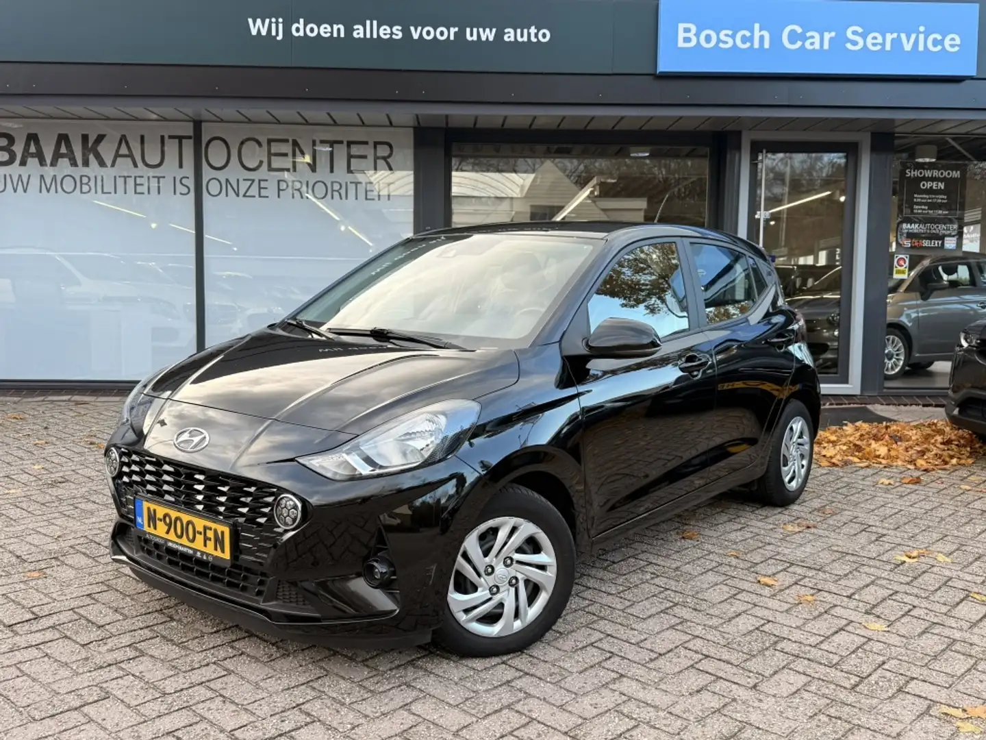 Hyundai i10 1.0 Comfort Smart 5p | Automaat | Carplay | Camera Zwart - 1