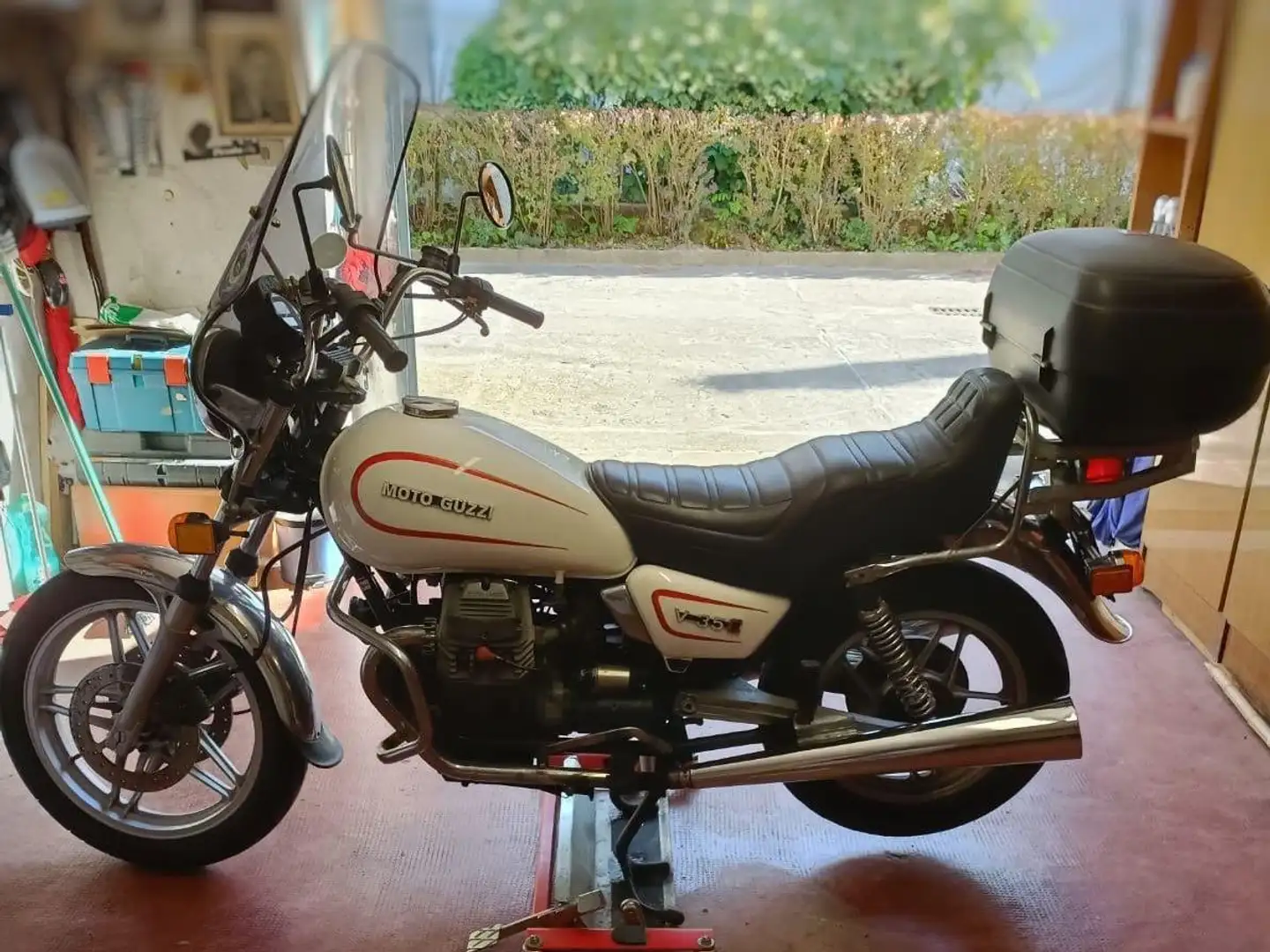 Moto Guzzi V 35 C Білий - 2