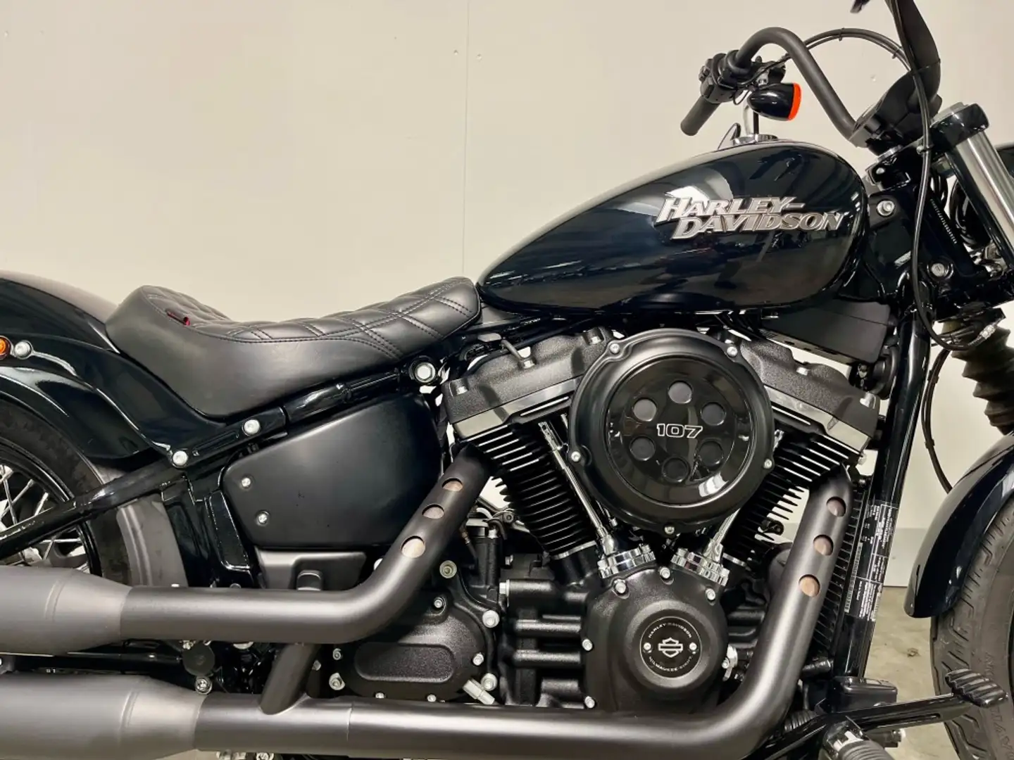 Harley-Davidson Street Bob SOFTAIL FXBB met elektronisch regelbare uitlaat Czarny - 2