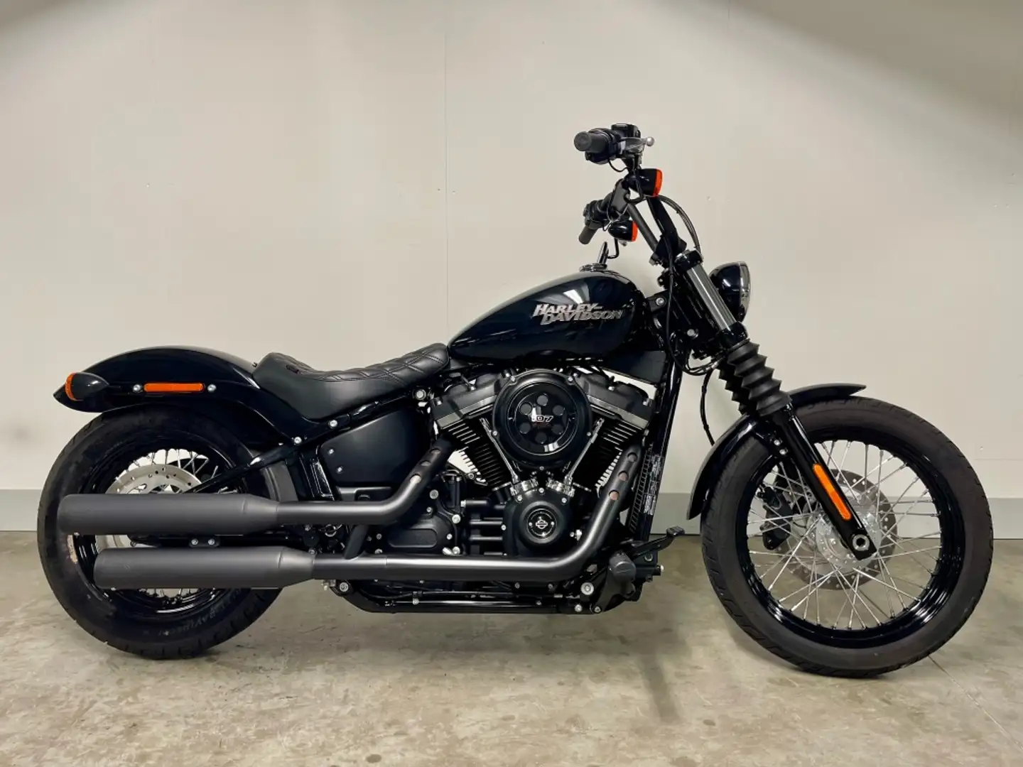 Harley-Davidson Street Bob SOFTAIL FXBB met elektronisch regelbare uitlaat Czarny - 1