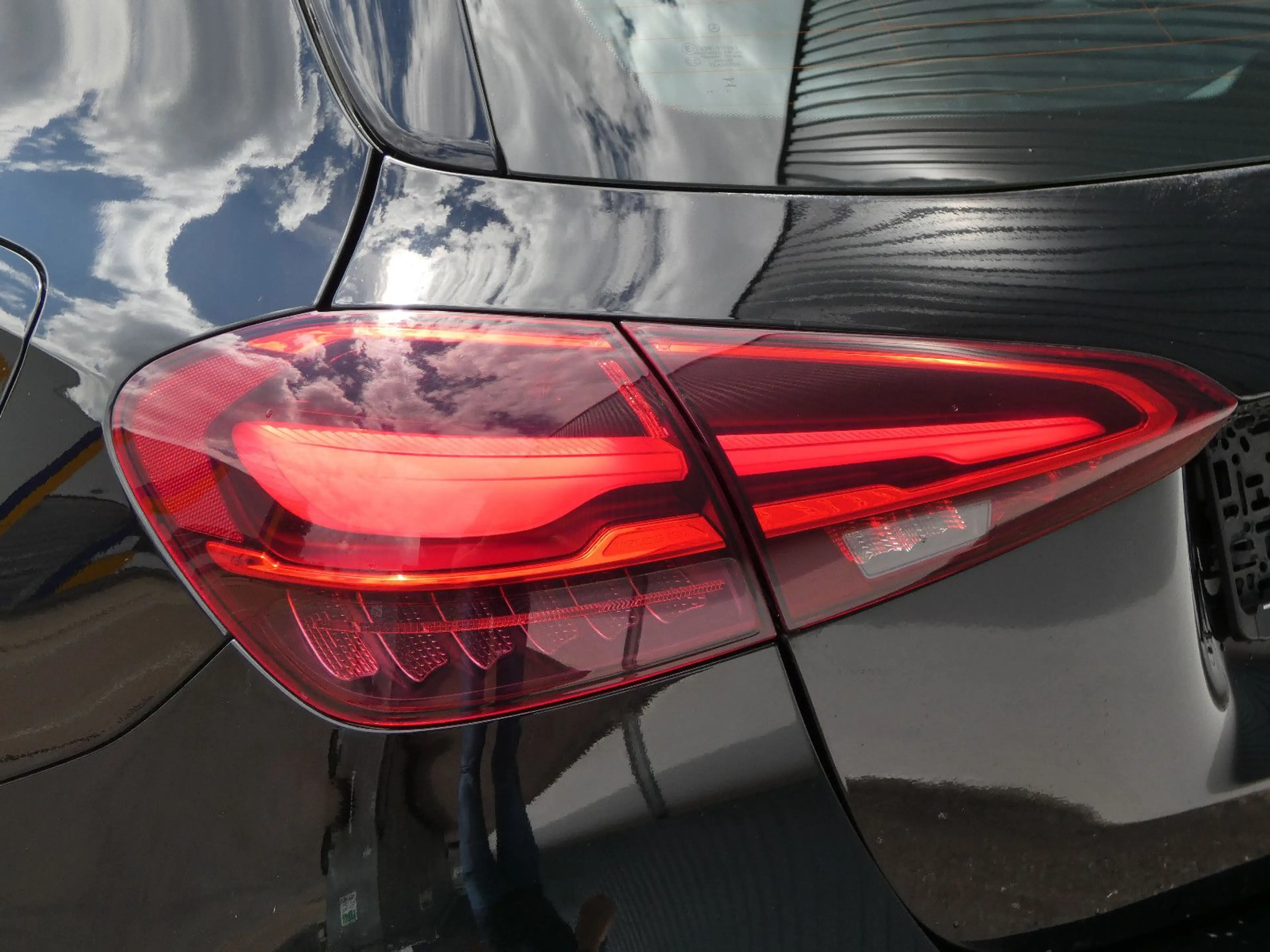 Mercedes-Benz A 180 d DCT LED Navi Teilleder SHZ Kamera 1-Hand — photo 22