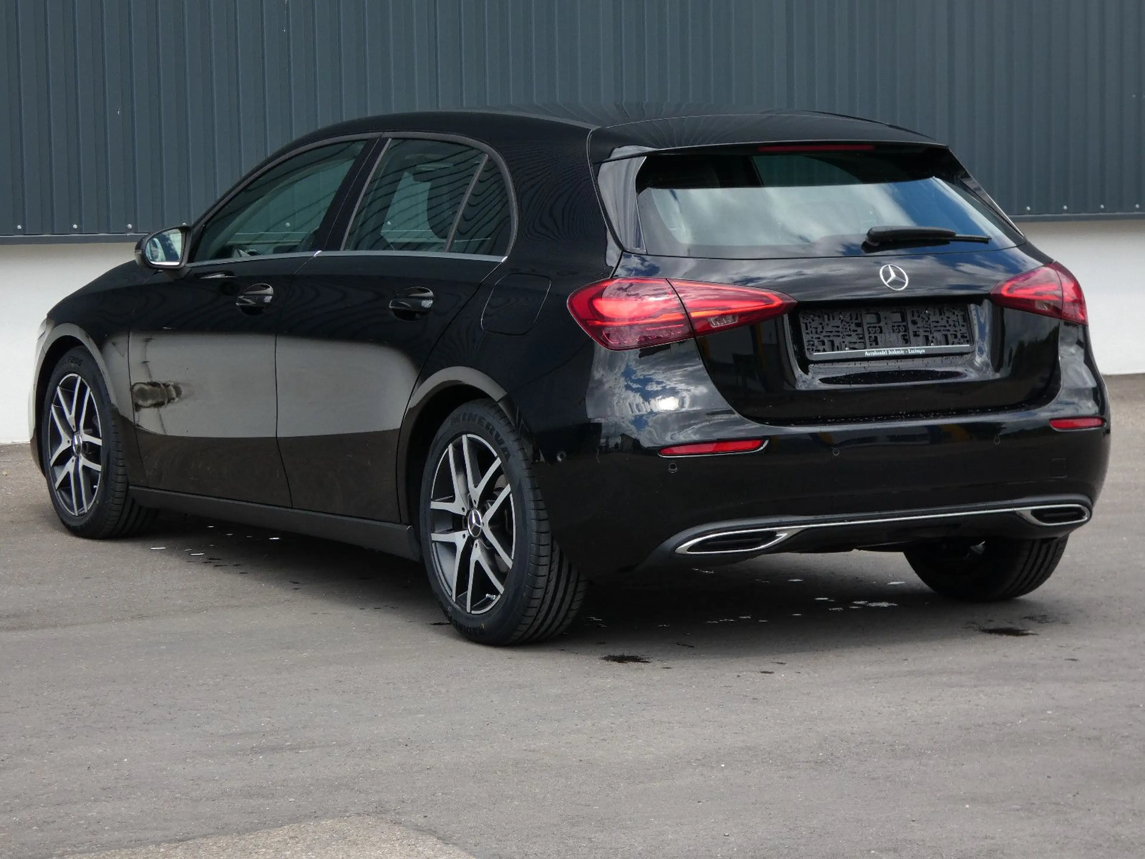 Mercedes-Benz A 180 d DCT LED Navi Teilleder SHZ Kamera 1-Hand — photo 25