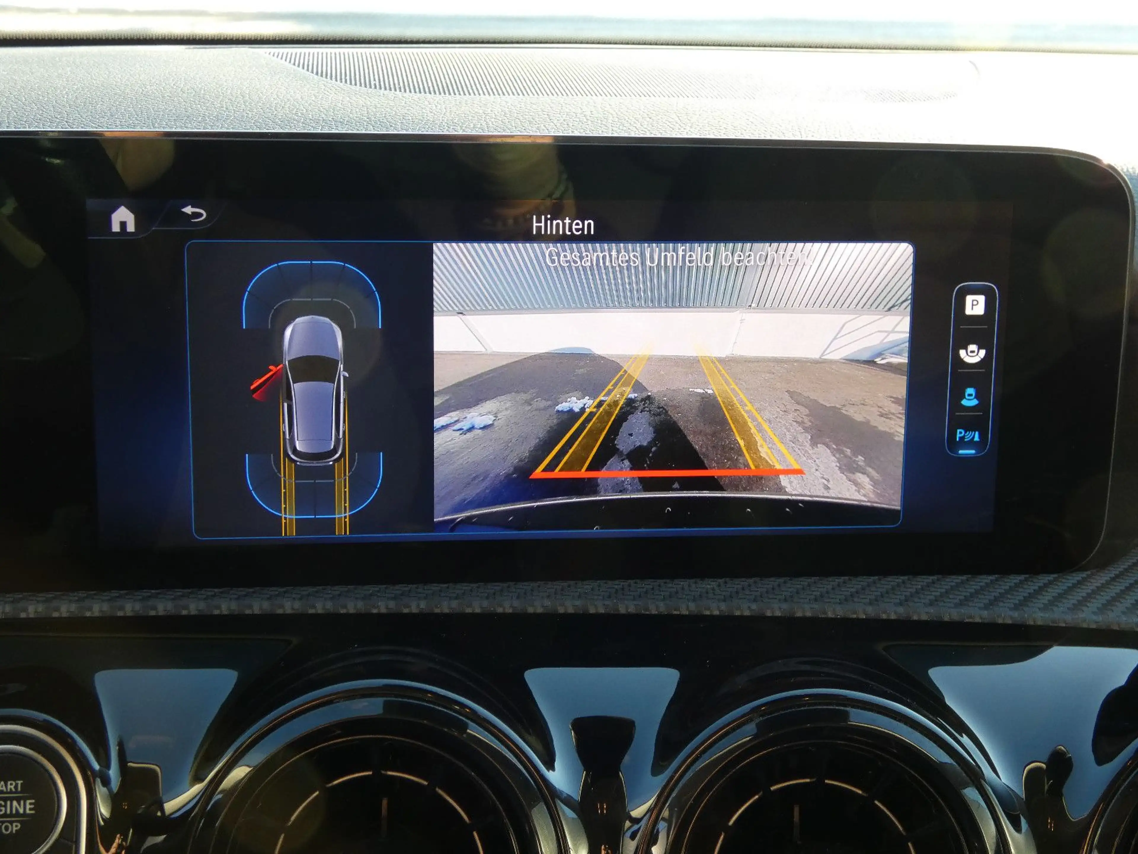 Mercedes-Benz A 180 d DCT LED Navi Teilleder SHZ Kamera 1-Hand — photo 11