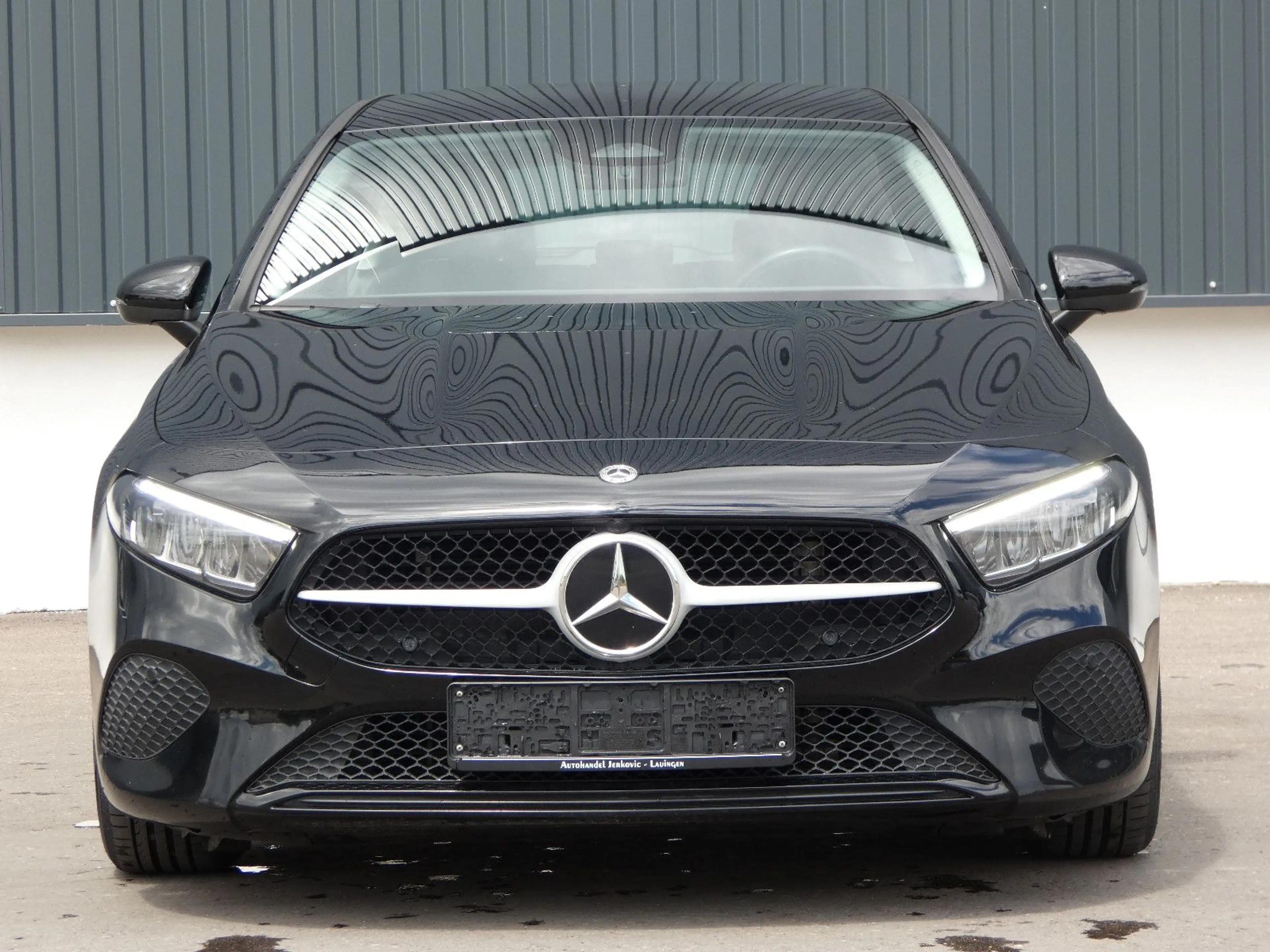 Mercedes-Benz A 180 d DCT LED Navi Teilleder SHZ Kamera 1-Hand — photo 23