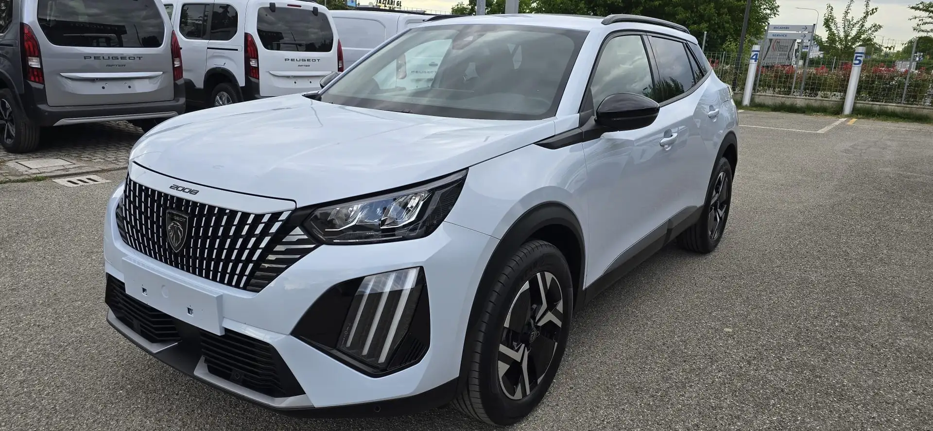 Peugeot 2008 1.2 130 cv EAT8 PureTech Allure s&s Bianco - 1