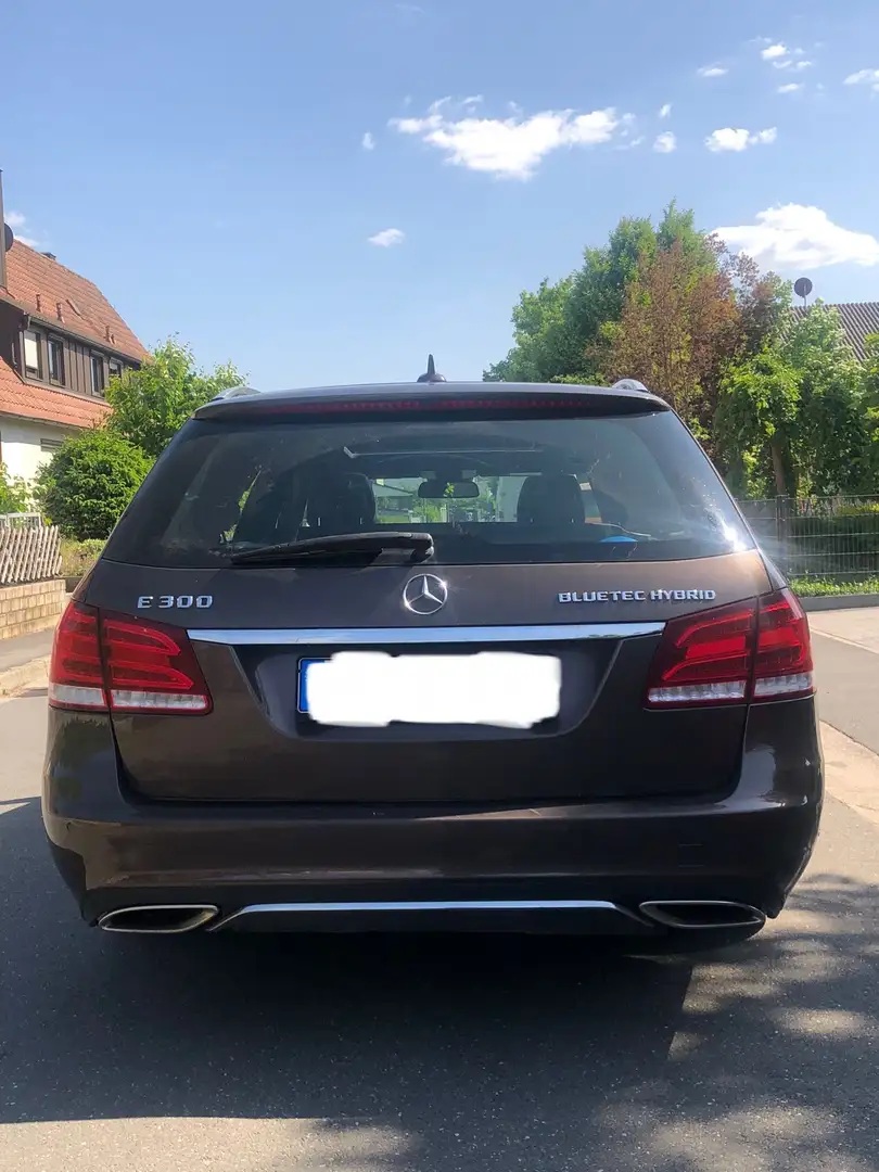 Mercedes-Benz E 300 T BlueTEC HYBRID 7G-TRONIC Getribeschaden Hnědá - 2