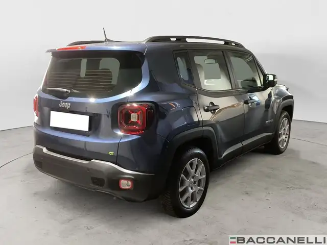 Jeep Renegade view 4