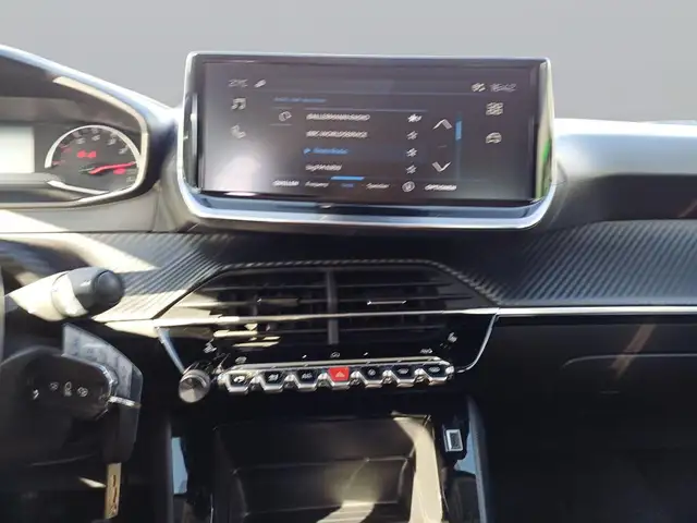 Peugeot 208 view 14
