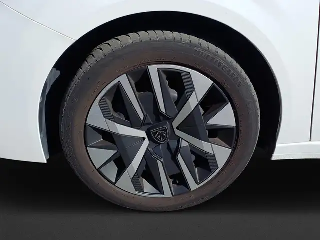 Peugeot 208 view 10