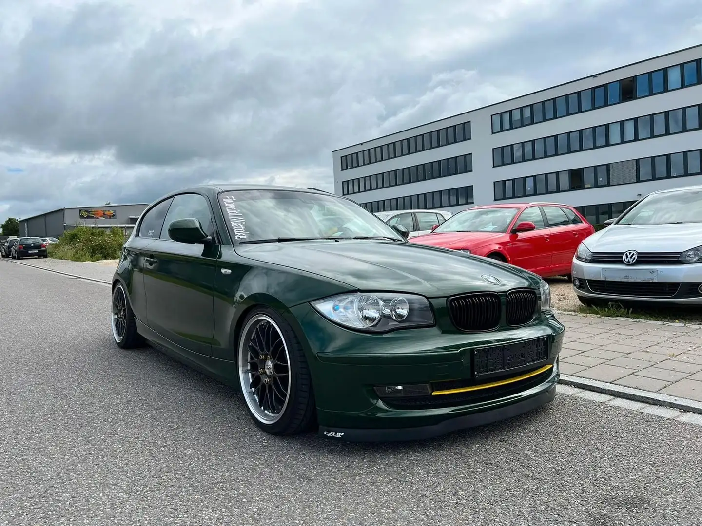 BMW 116 2.0i Tuning 2 Sitze Überrolbügel 18 Zoll Rot - 1