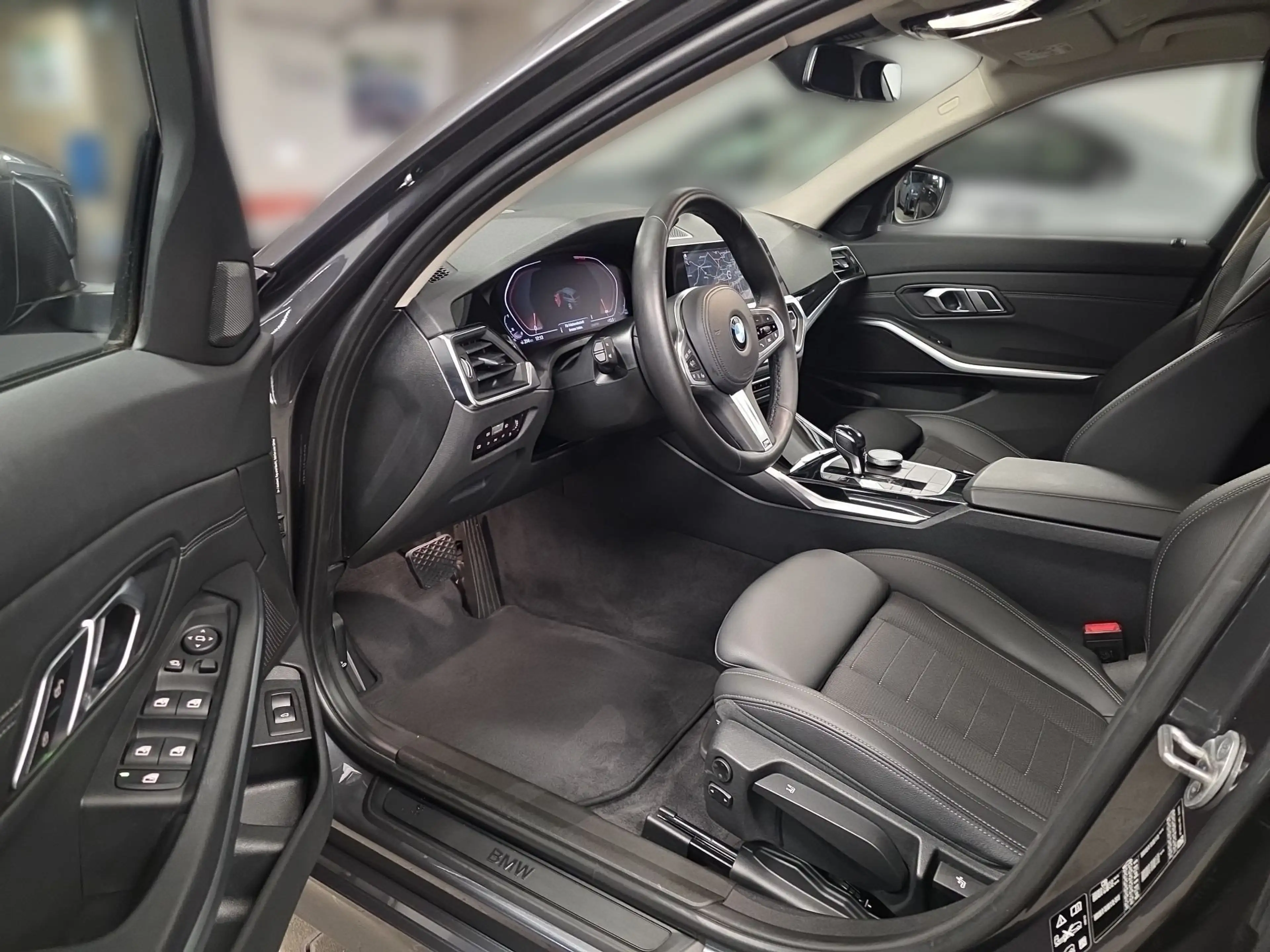 BMW 320 d xDrive HeadUp*LiveCockpitProf*Sportsitze* — photo 7