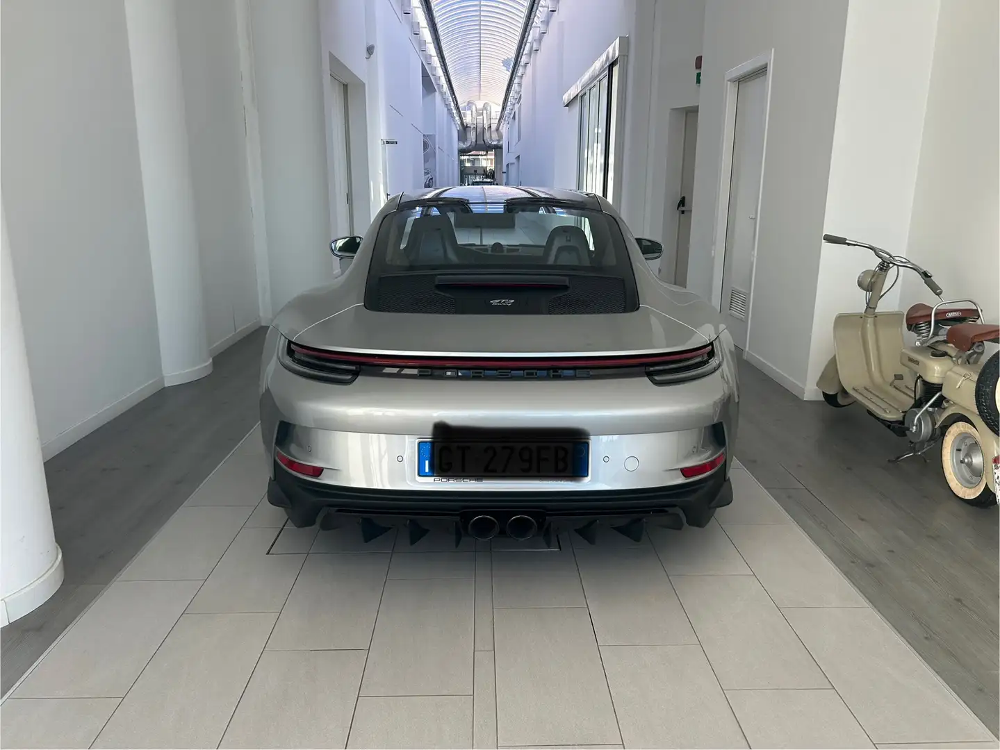 Porsche 992 911 Coupe 4.0 GT3 c/pack Touring - 1