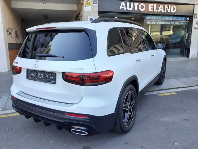 Mercedes-Benz GLB 250 4MATIC AMG