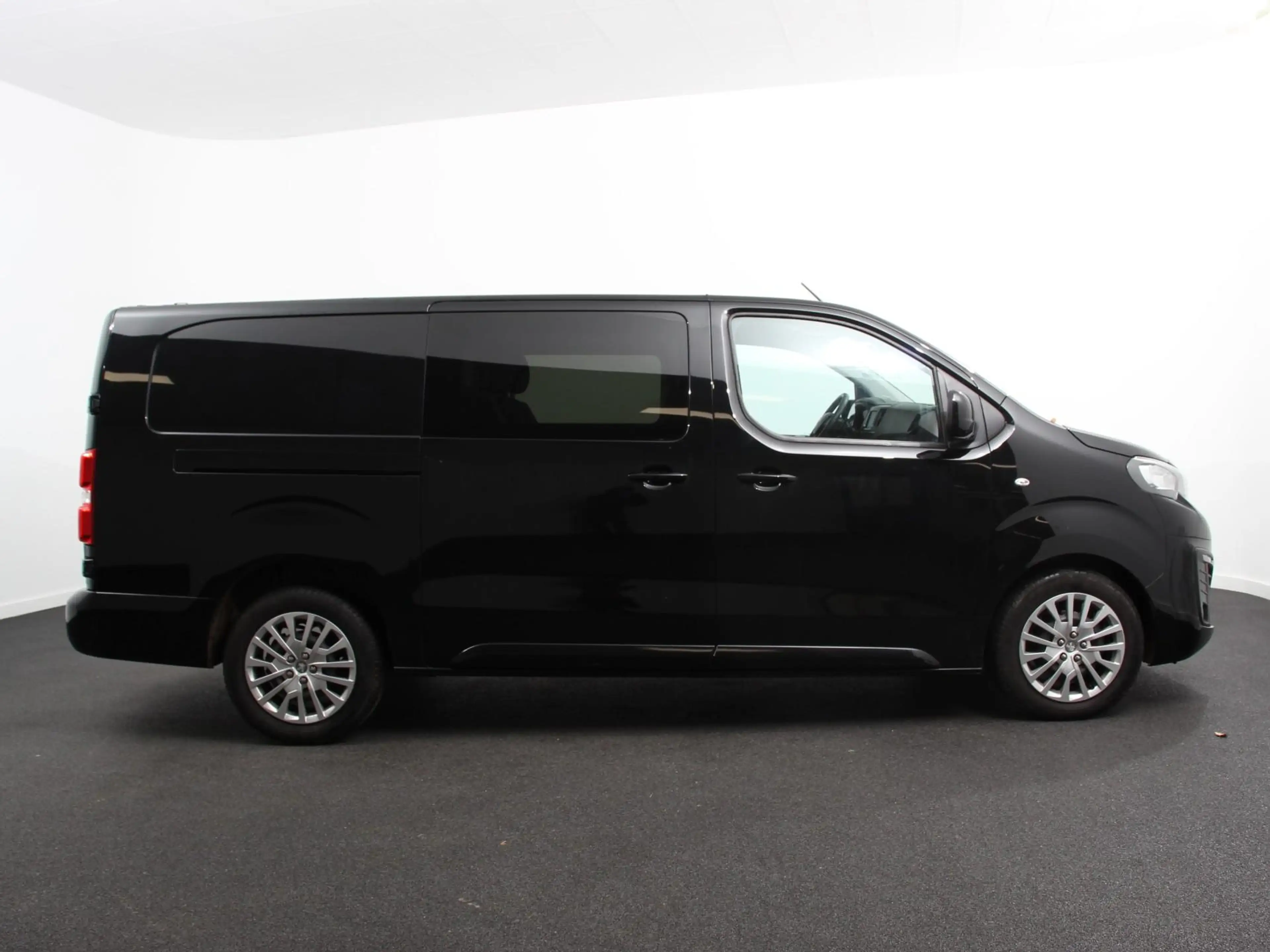 Peugeot Expert 2.0 BlueHDI 180pk Automaat L3 Premium DC Navigatie — photo 8