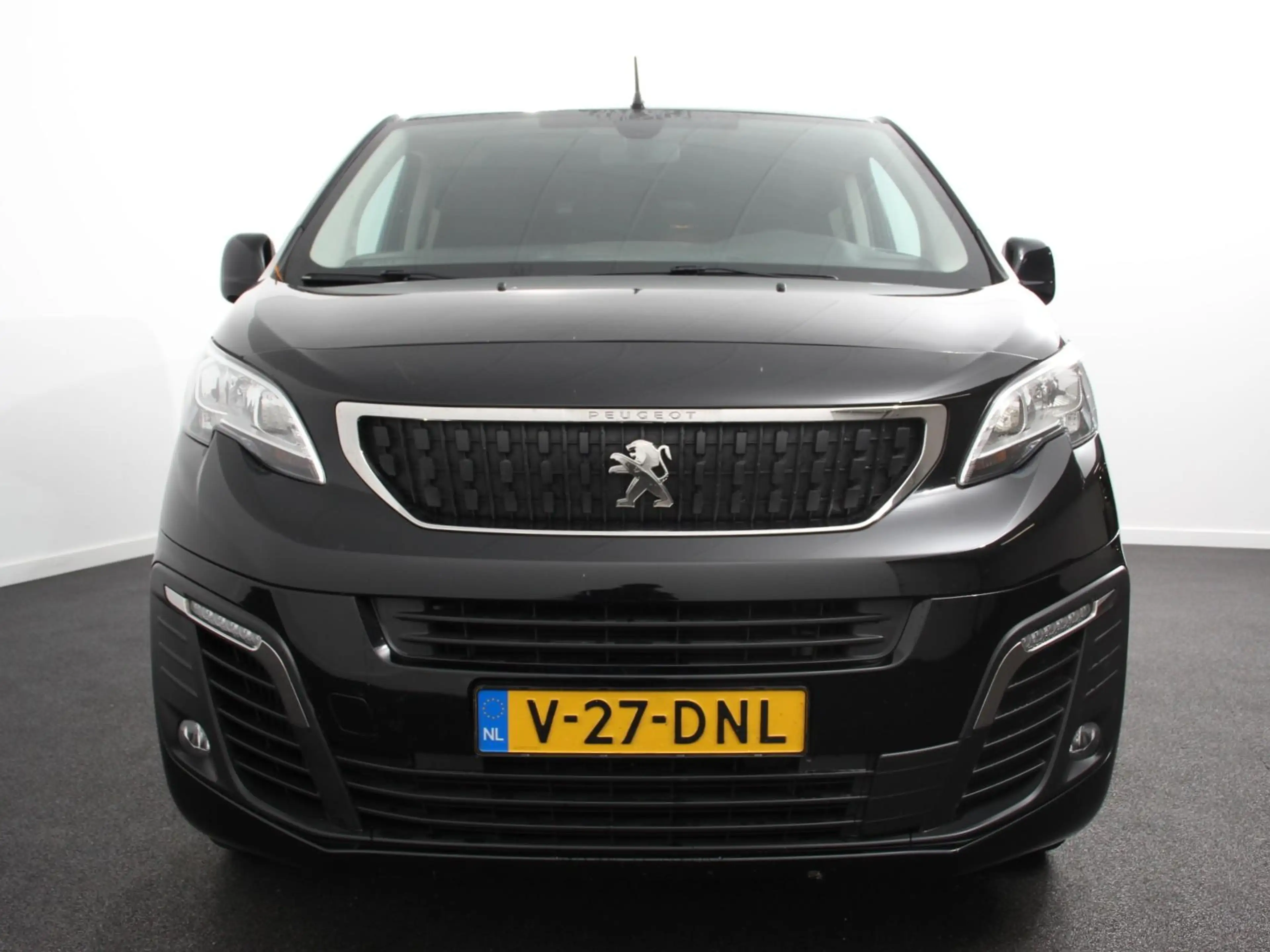 Peugeot Expert 2.0 BlueHDI 180pk Automaat L3 Premium DC Navigatie — photo 4