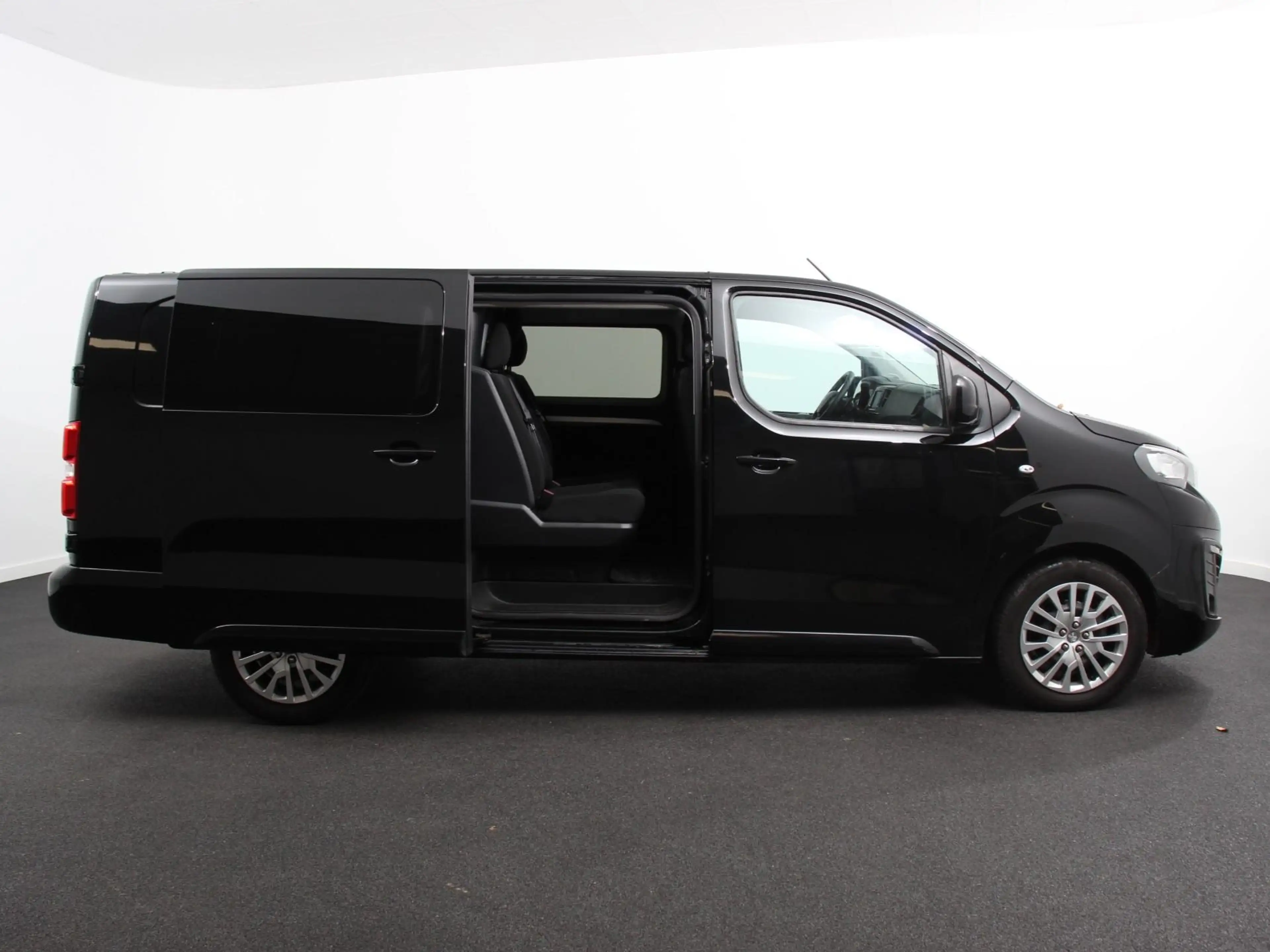 Peugeot Expert 2.0 BlueHDI 180pk Automaat L3 Premium DC Navigatie — photo 9