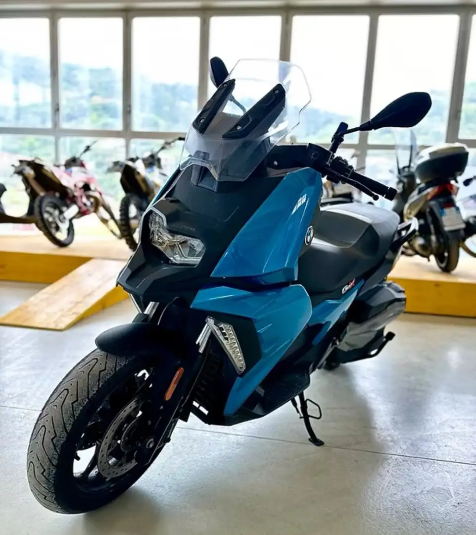 BMW C 400 X plava - 1